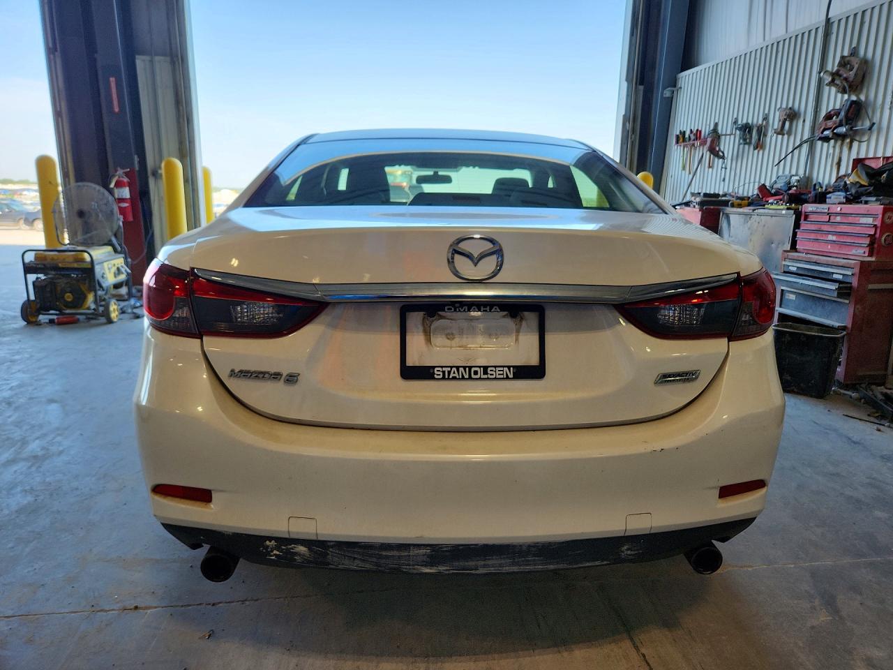 2015 Mazda 6 Sport Белый vin: JM1GJ1U58F1196814