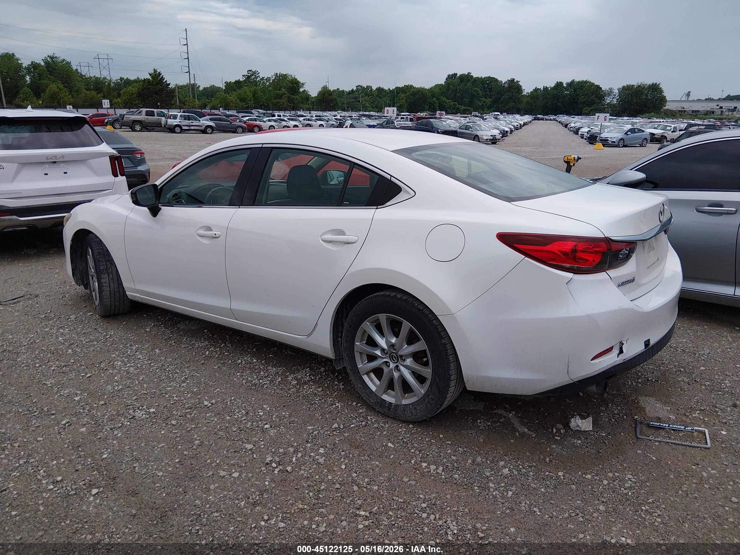 2014 Mazda Mazda6 I Sport White vin: JM1GJ1U59E1107556