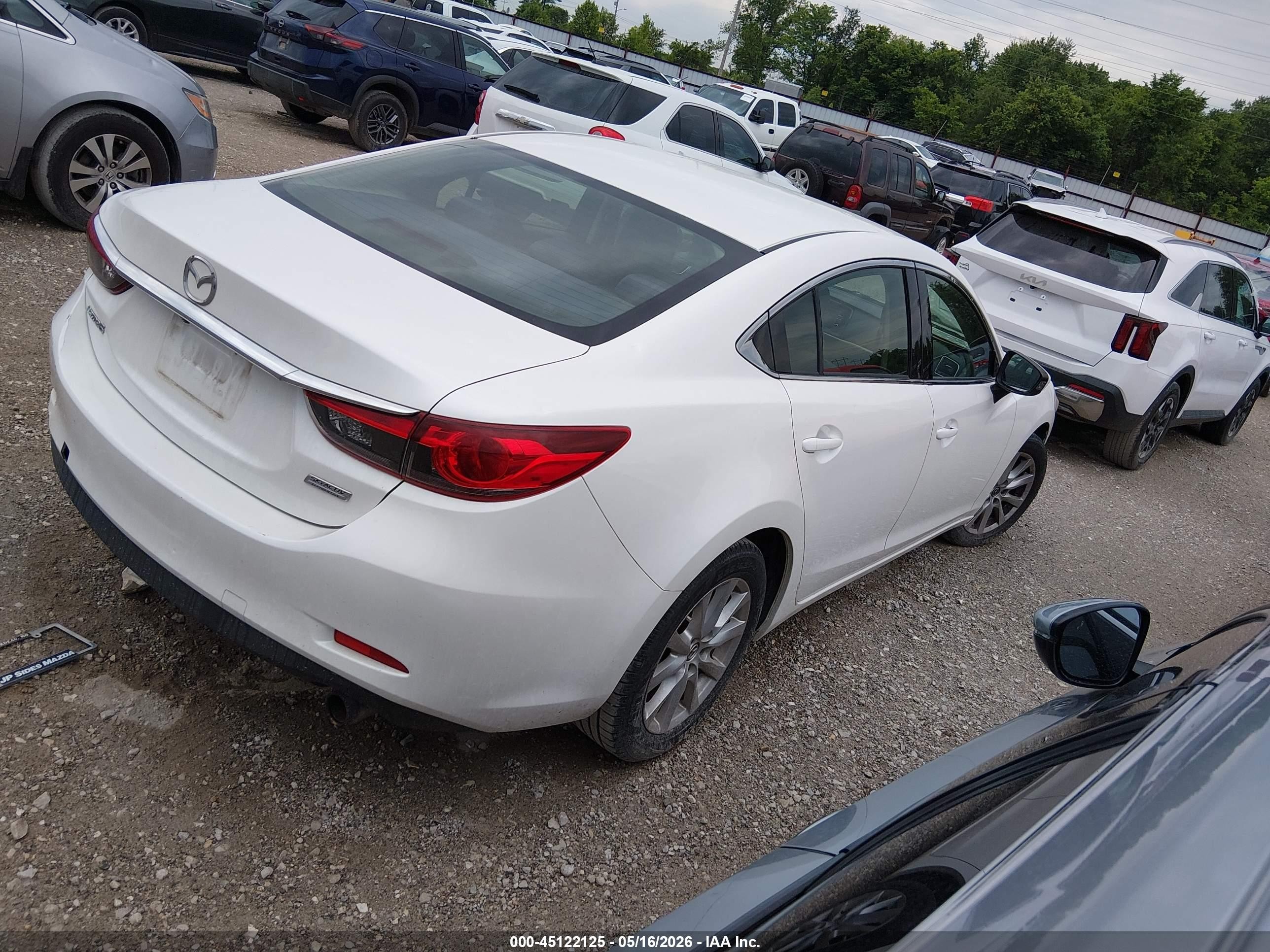 2014 Mazda Mazda6 I Sport White vin: JM1GJ1U59E1107556
