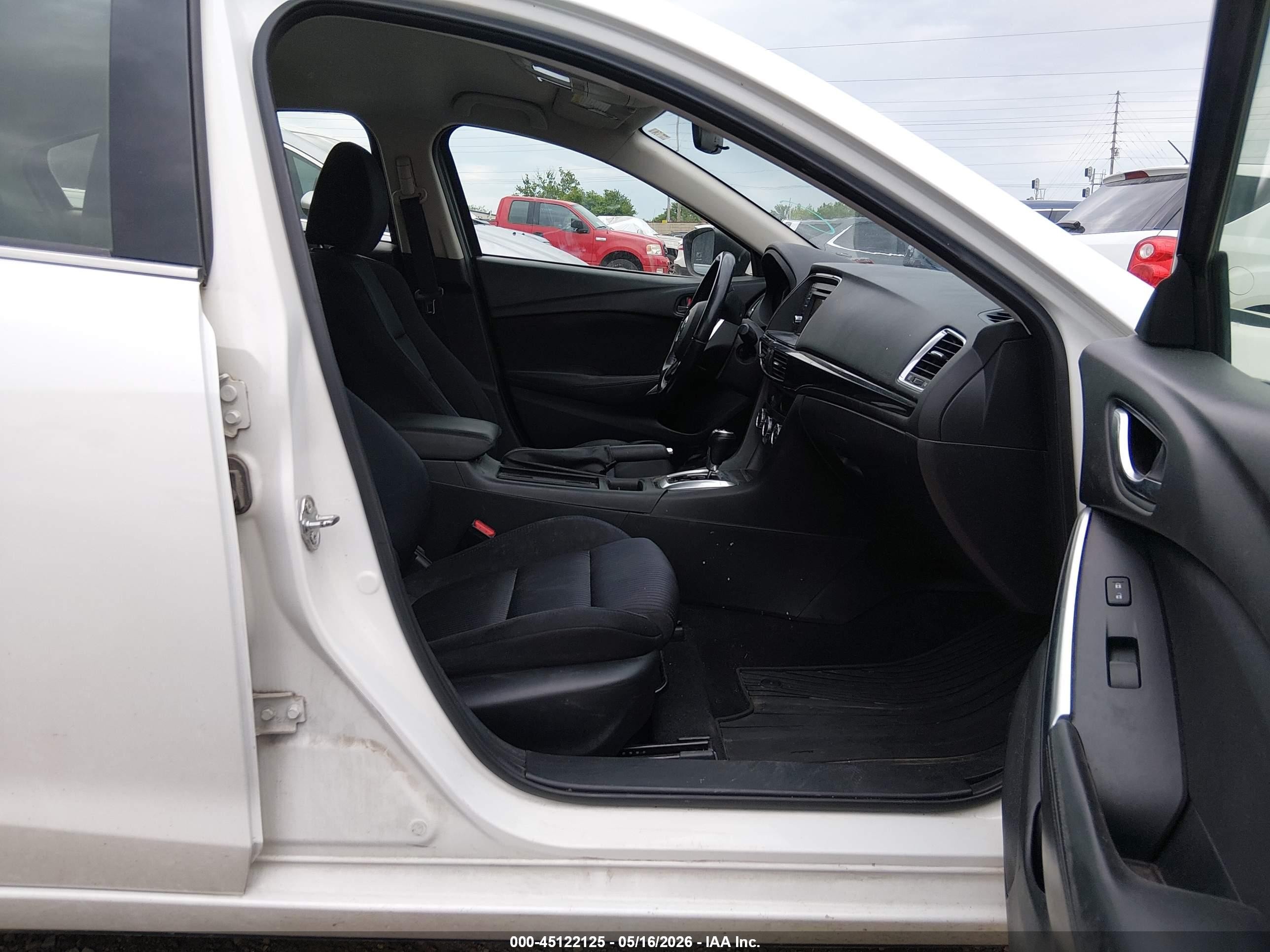 2014 Mazda Mazda6 I Sport White vin: JM1GJ1U59E1107556