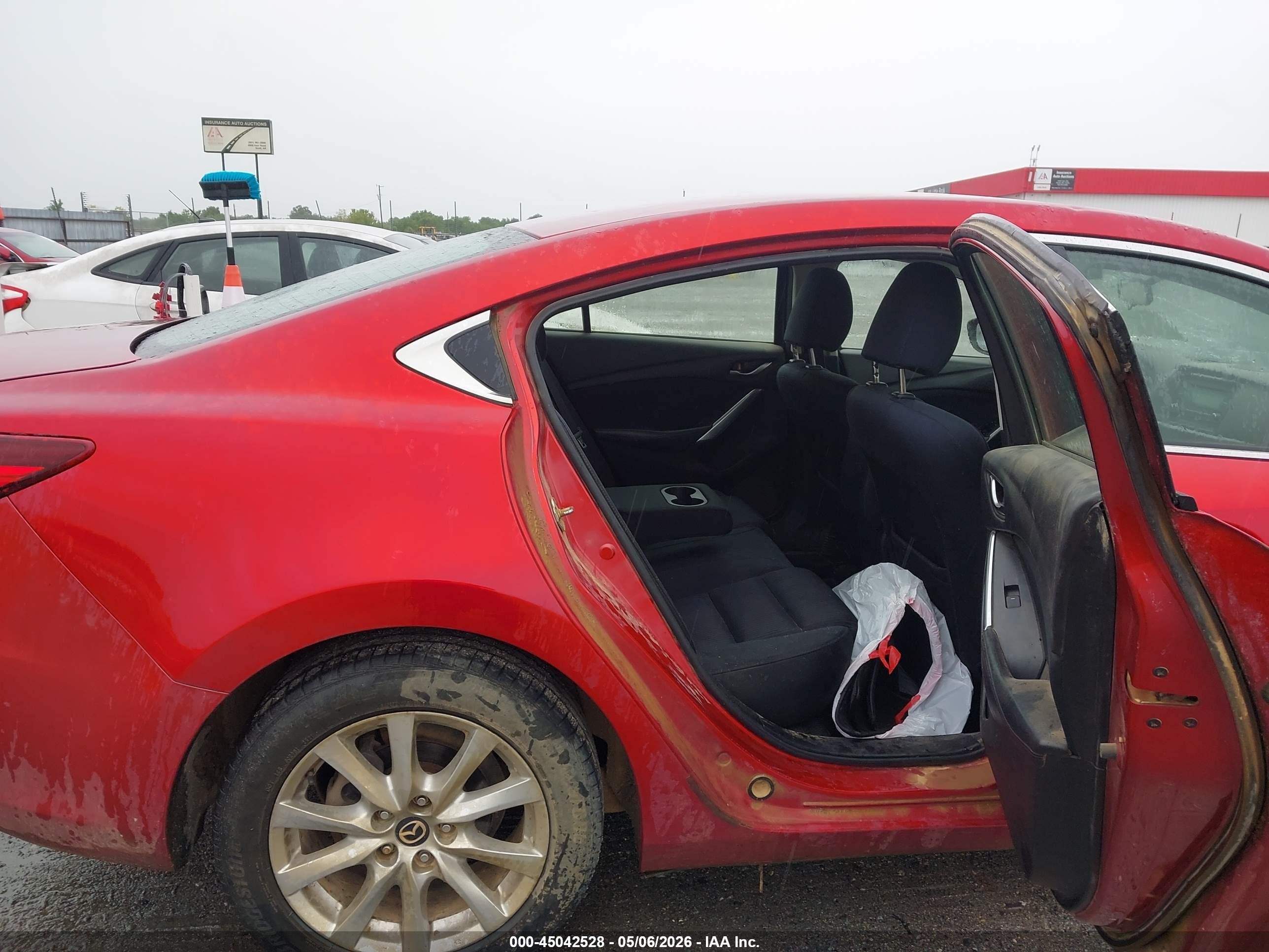 2015 Mazda Mazda6 I Sport Red vin: JM1GJ1U62F1164255