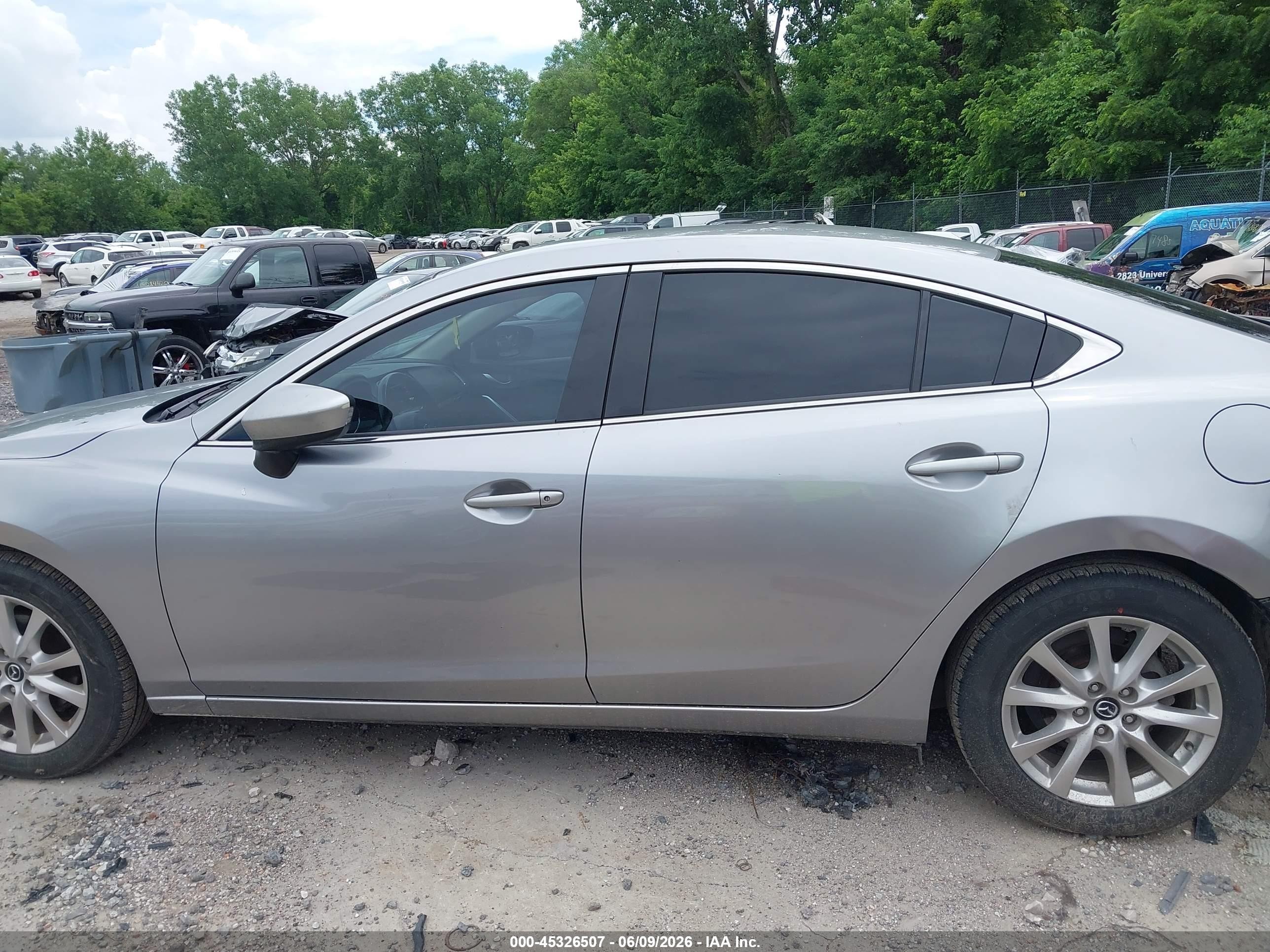 2014 Mazda Mazda6 I Sport Silver vin: JM1GJ1U63E1137502