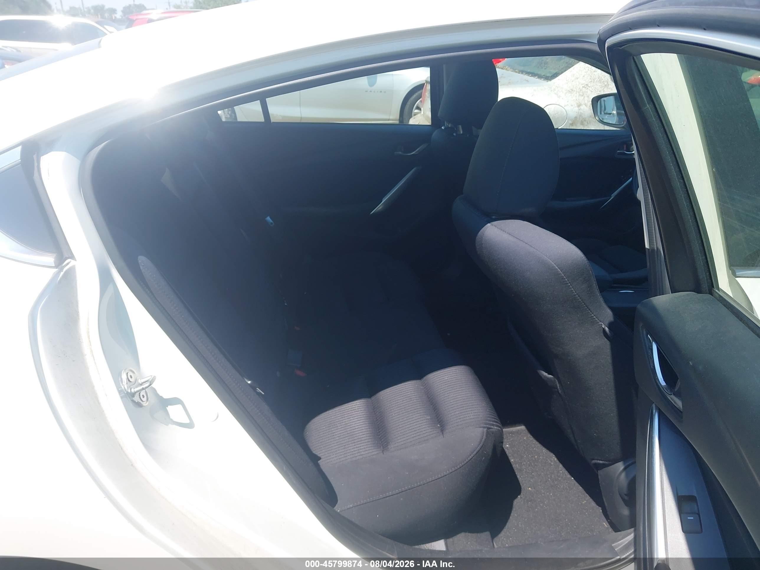 2015 Mazda Mazda6 I Sport White vin: JM1GJ1U65F1178778