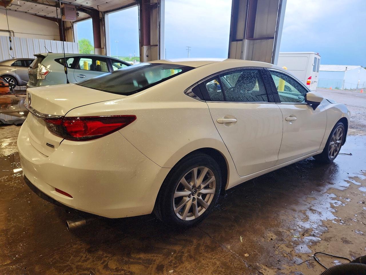2014 Mazda 6 Sport White vin: JM1GJ1U67E1159258