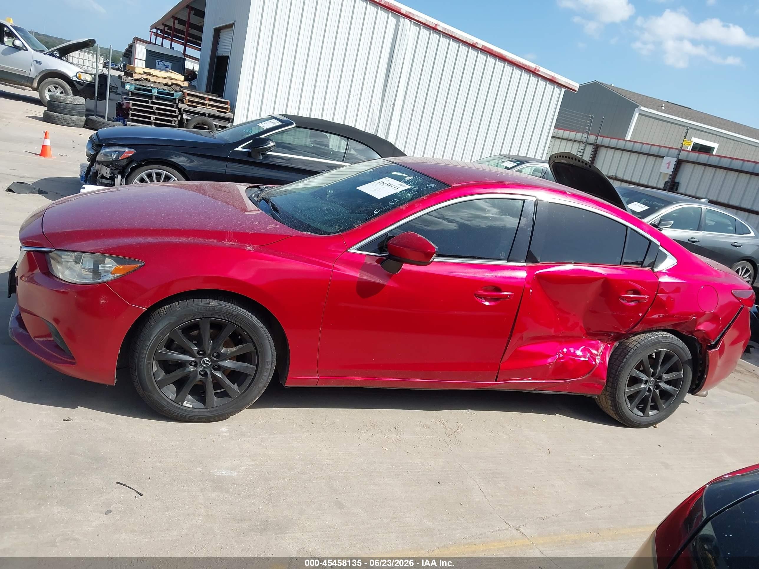 2015 Mazda Mazda6 I Sport Red vin: JM1GJ1U68F1169444