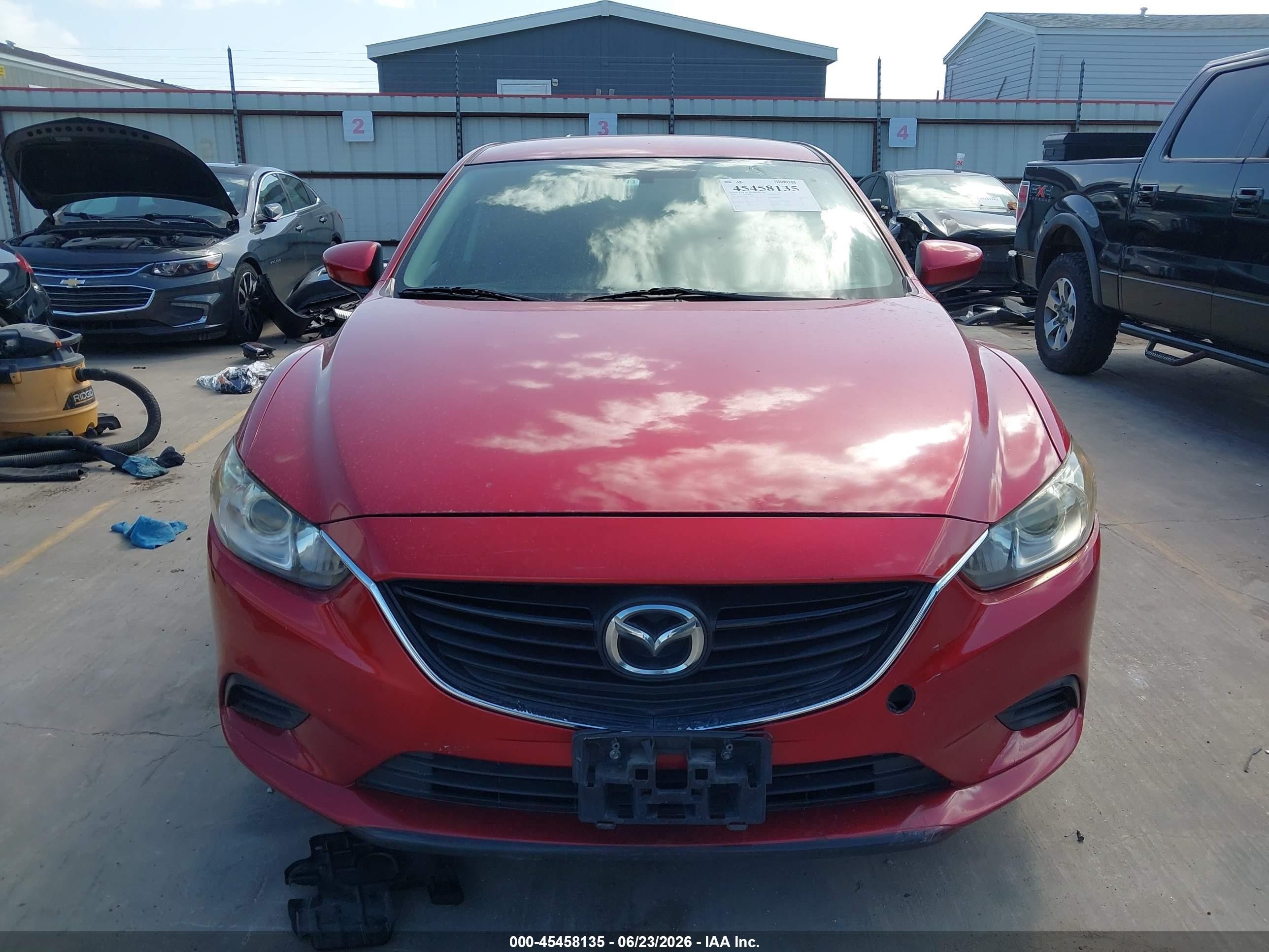 2015 Mazda Mazda6 I Sport Red vin: JM1GJ1U68F1169444