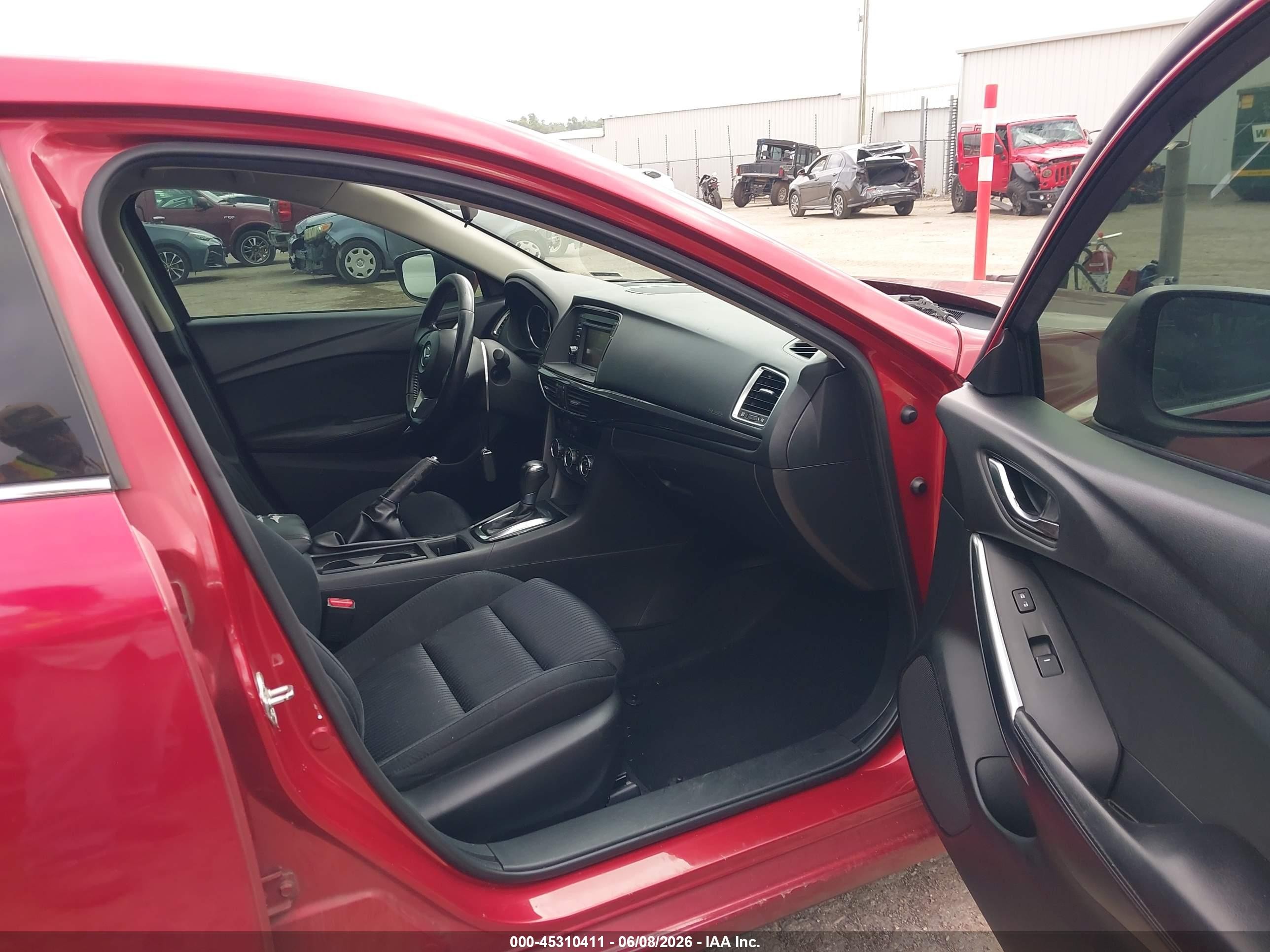 2015 Mazda Mazda6 I Sport Red vin: JM1GJ1U69F1176080