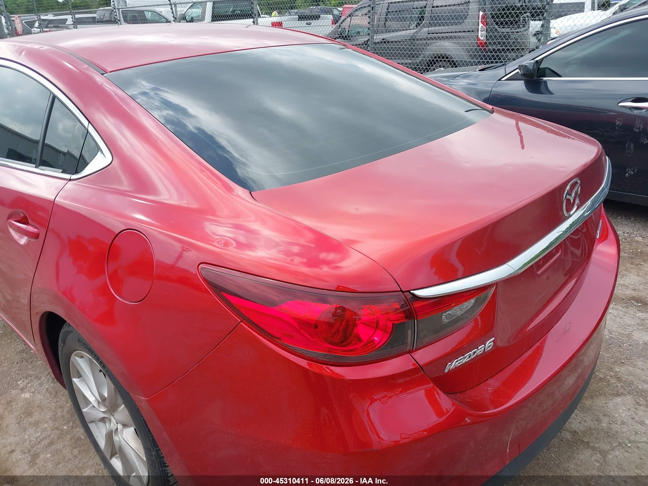 2015 Mazda Mazda6 I Sport Red vin: JM1GJ1U69F1176080