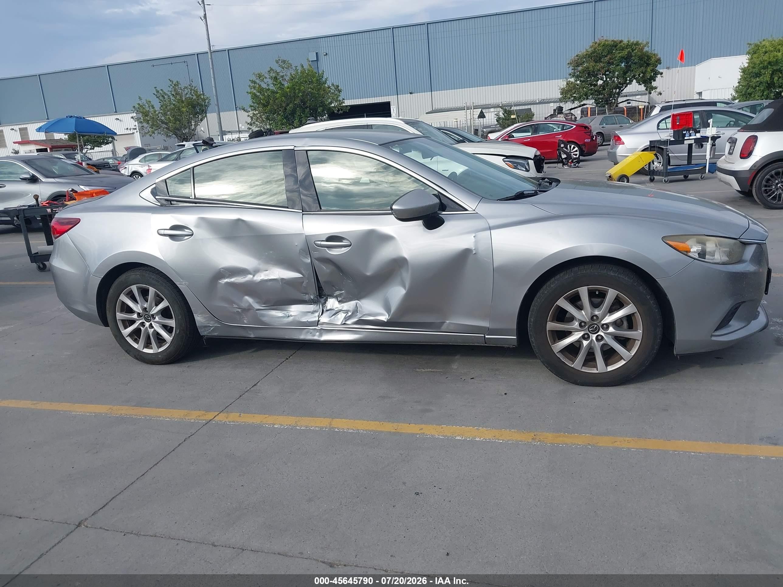 2015 Mazda Mazda6 I Sport Silver vin: JM1GJ1U6XF1170028