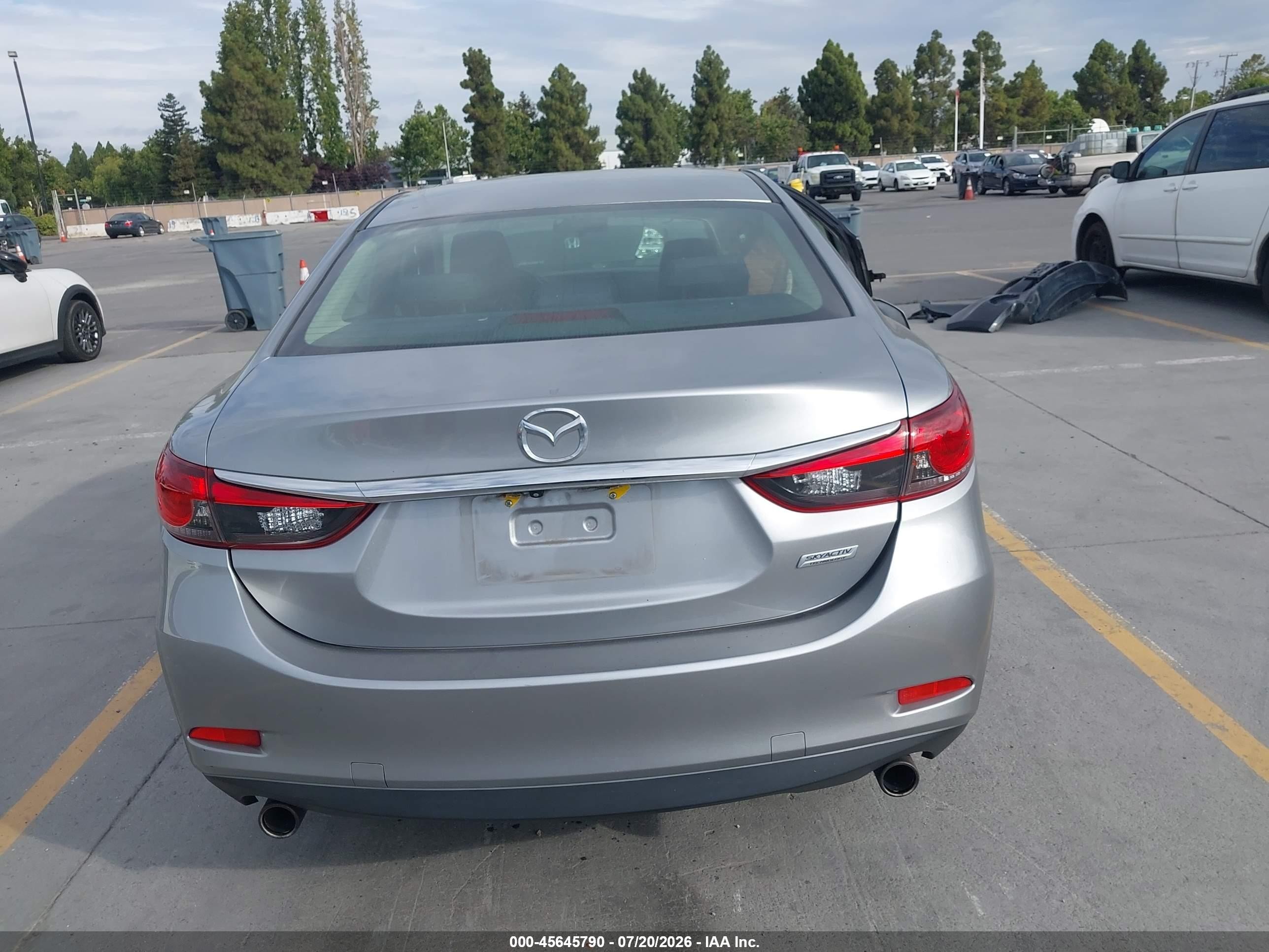2015 Mazda Mazda6 I Sport Silver vin: JM1GJ1U6XF1170028