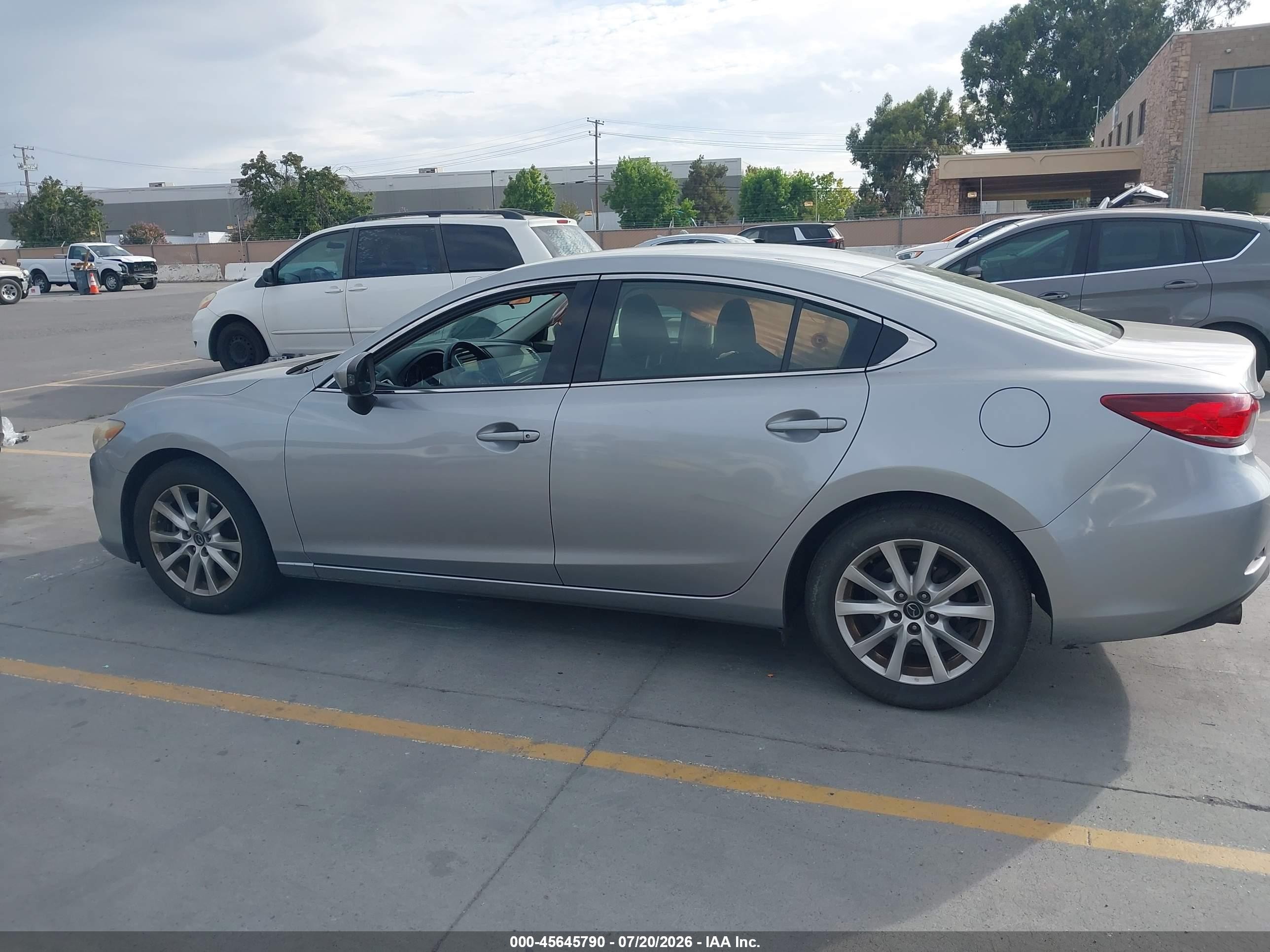 2015 Mazda Mazda6 I Sport Silver vin: JM1GJ1U6XF1170028