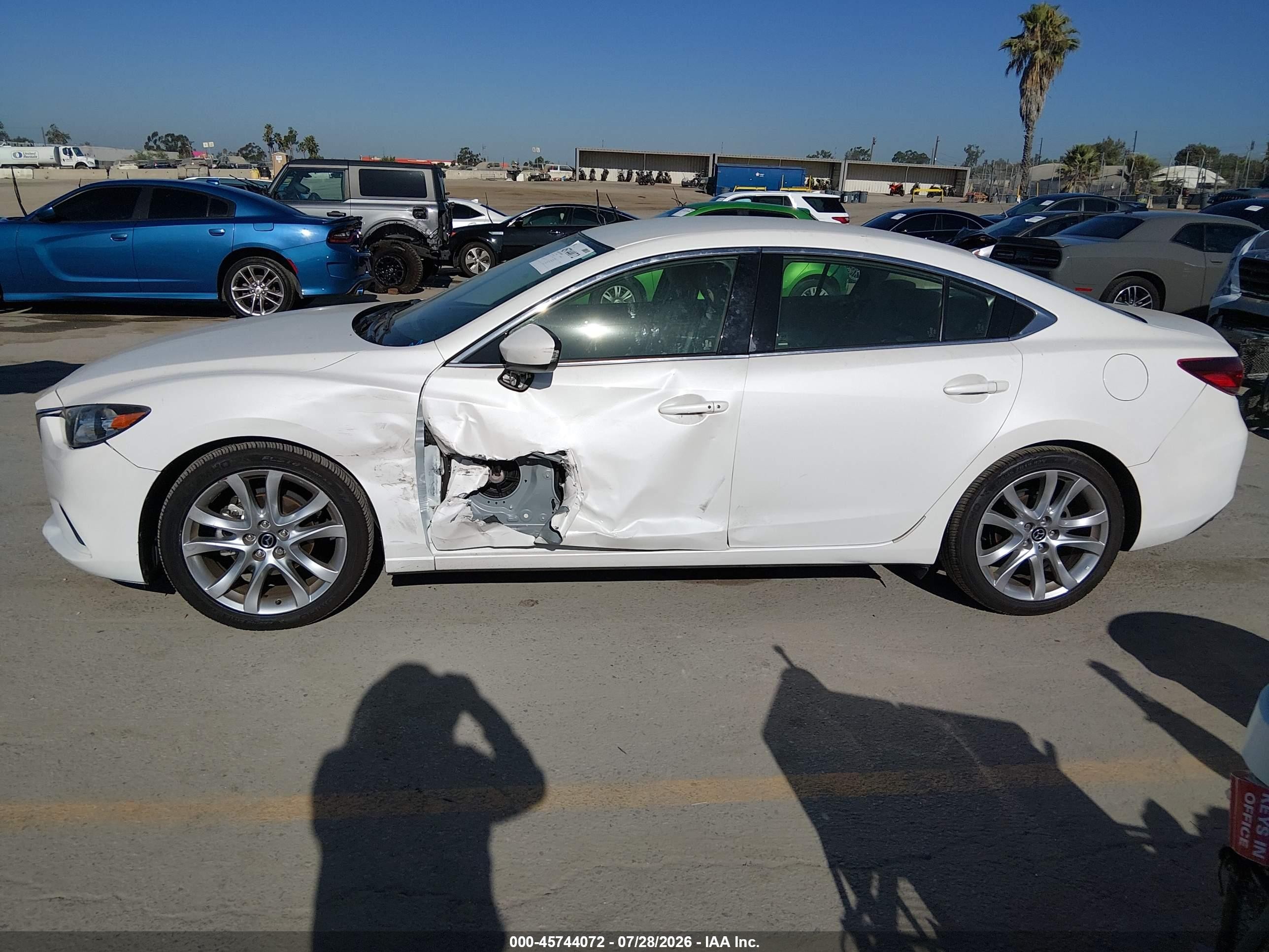 2015 Mazda Mazda6 I Touring White vin: JM1GJ1V54F1211422
