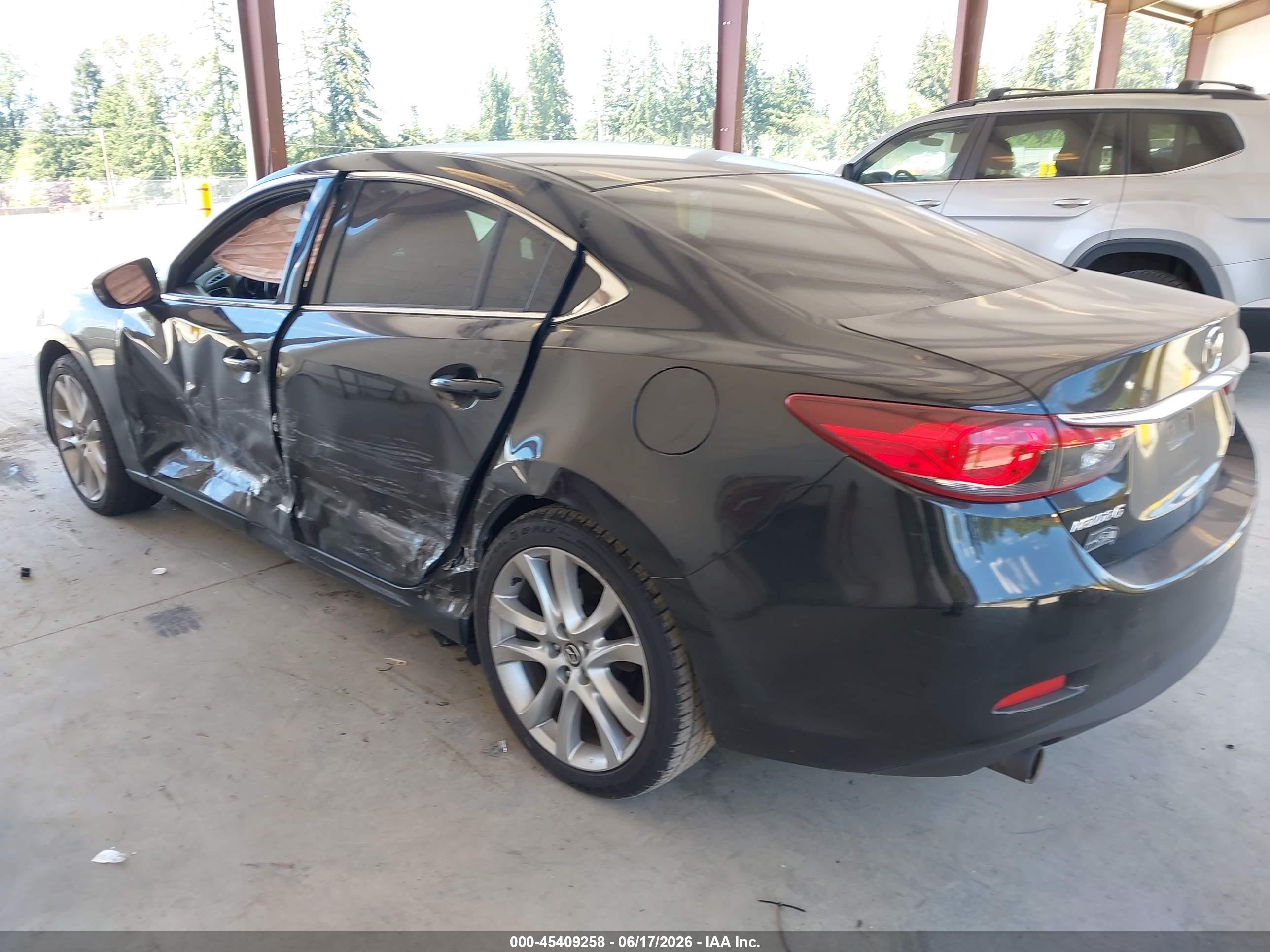 2015 Mazda Mazda6 I Touring Черный vin: JM1GJ1V58F1203694