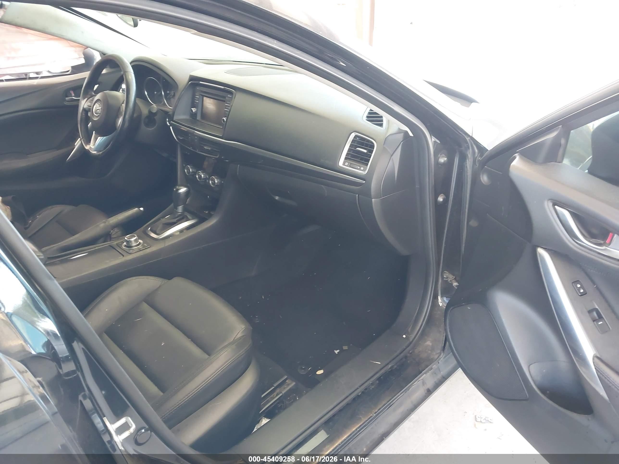2015 Mazda Mazda6 I Touring Черный vin: JM1GJ1V58F1203694