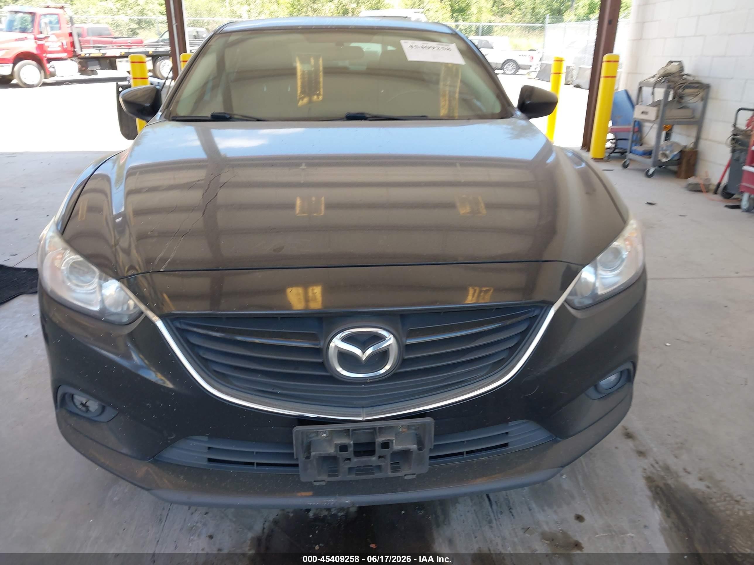 2015 Mazda Mazda6 I Touring Черный vin: JM1GJ1V58F1203694