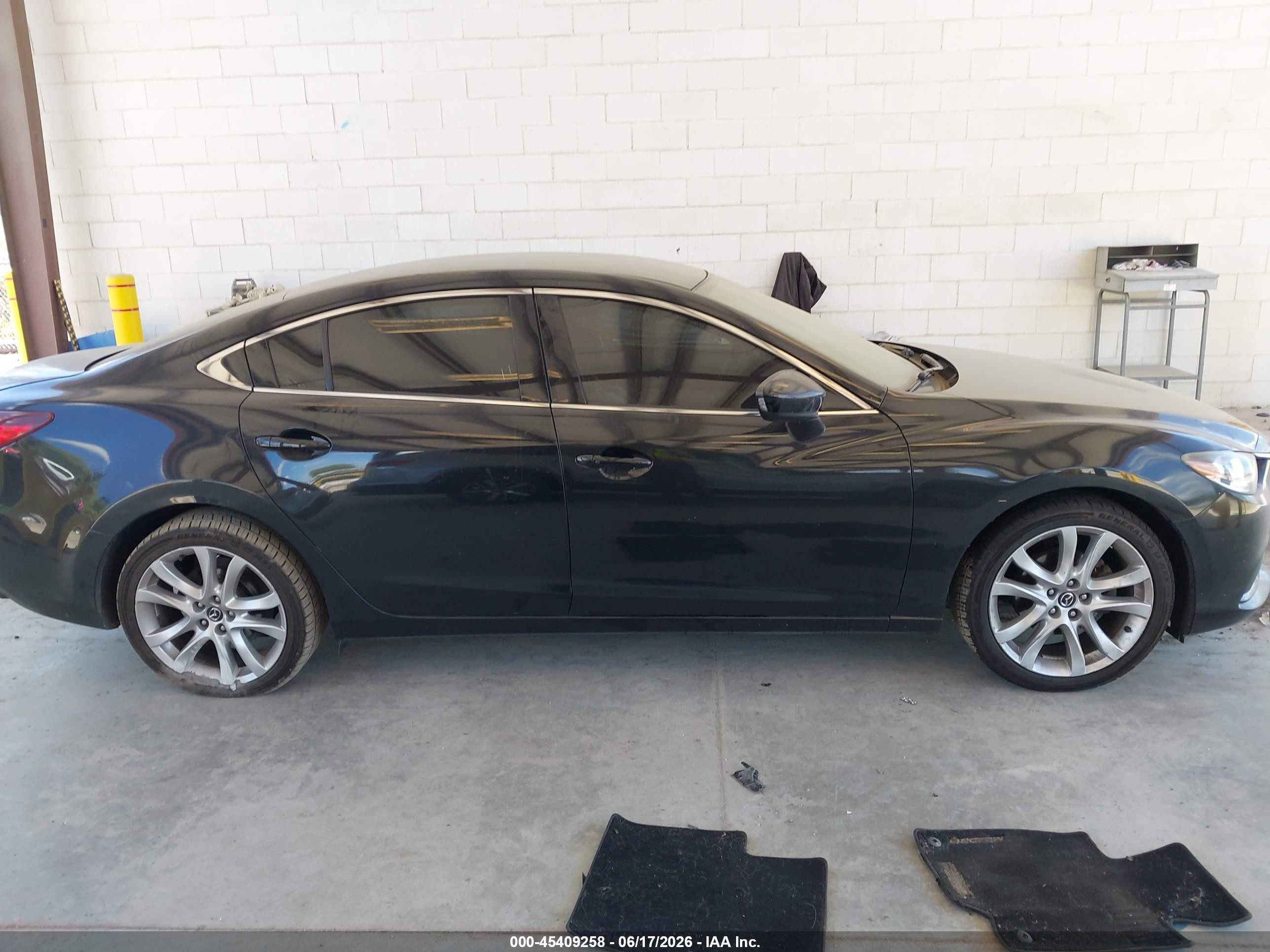 2015 Mazda Mazda6 I Touring Черный vin: JM1GJ1V58F1203694