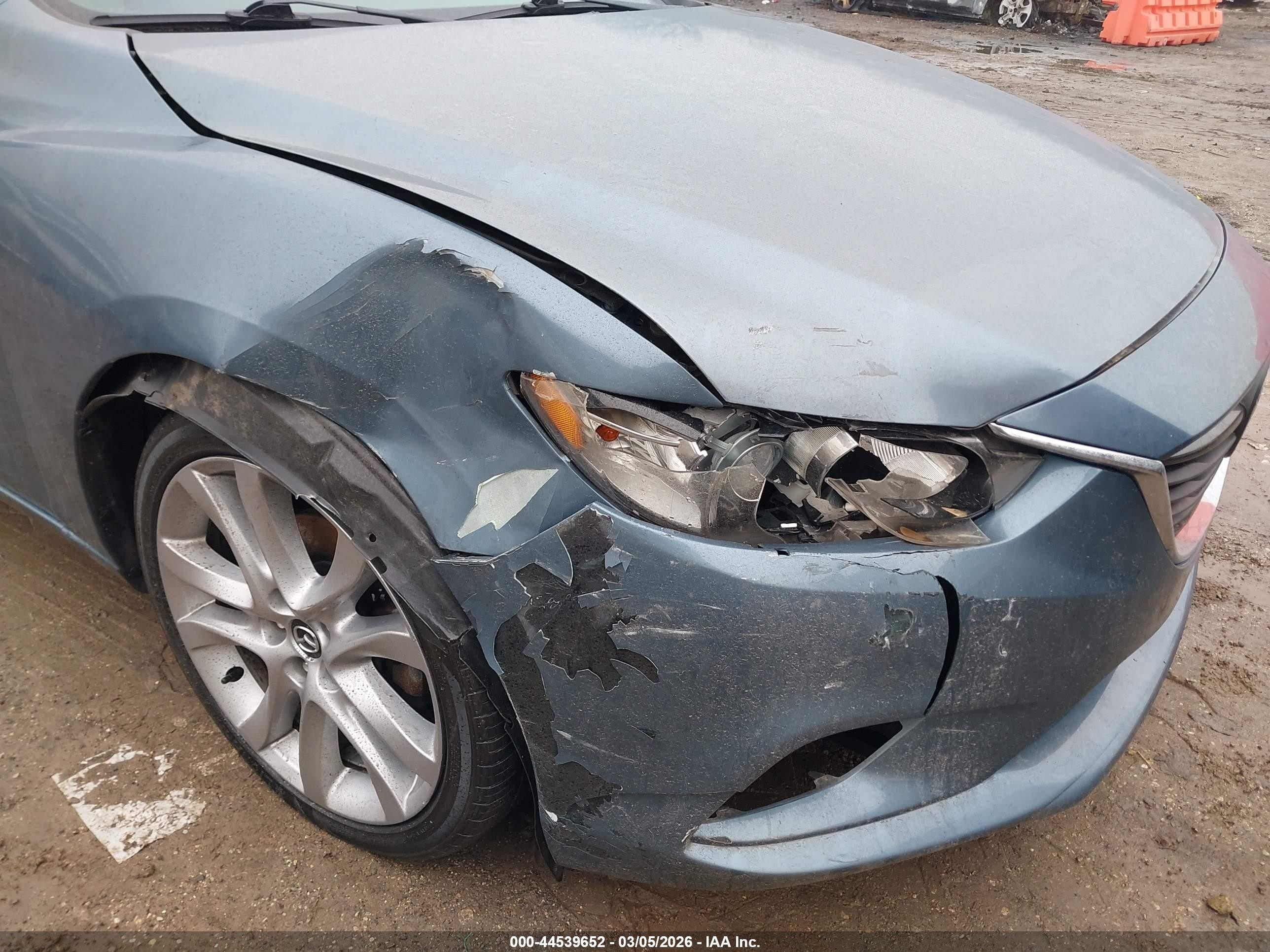 2014 Mazda Mazda6 I Touring Blue vin: JM1GJ1V60E1130490