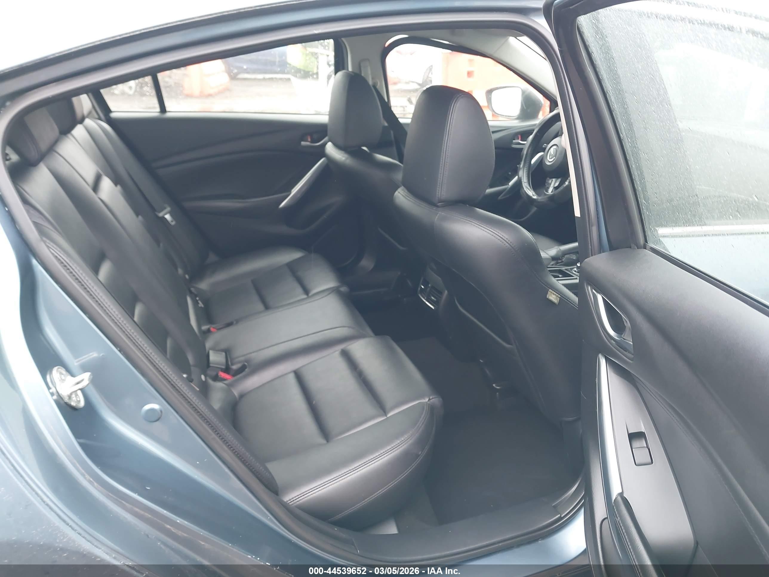 2014 Mazda Mazda6 I Touring Blue vin: JM1GJ1V60E1130490
