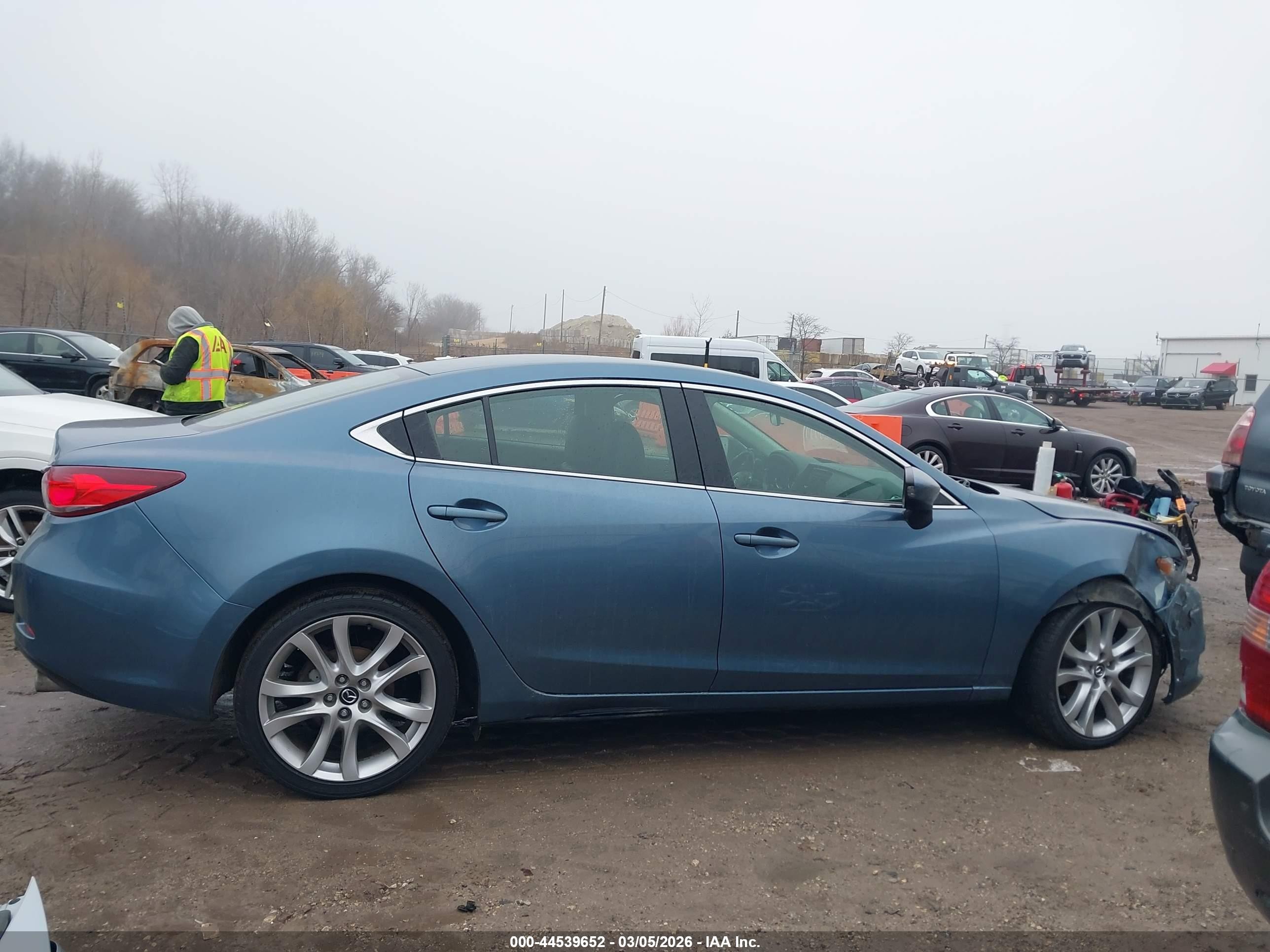 2014 Mazda Mazda6 I Touring Blue vin: JM1GJ1V60E1130490
