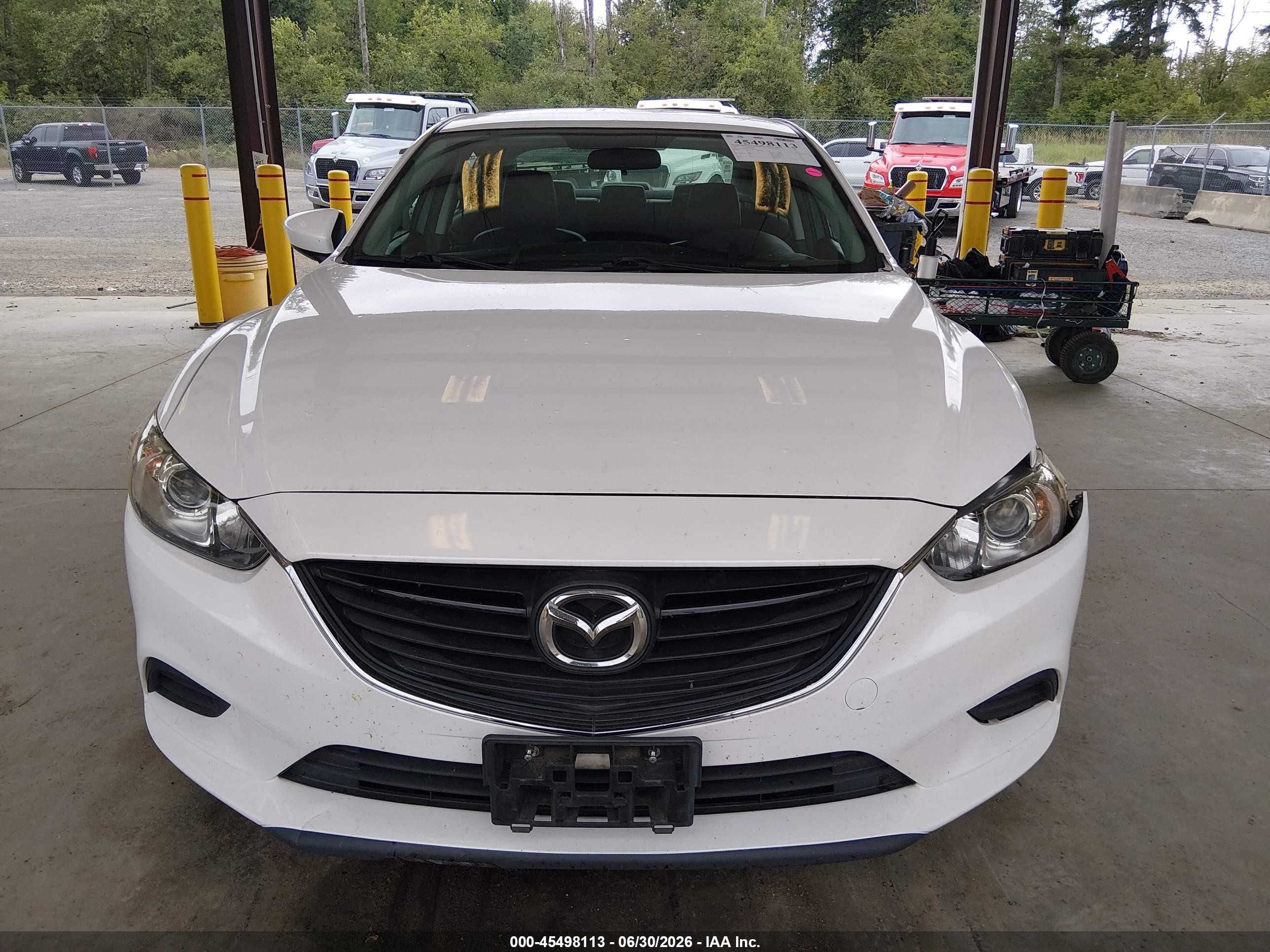 2014 Mazda Mazda6 I Touring White vin: JM1GJ1V63E1122769