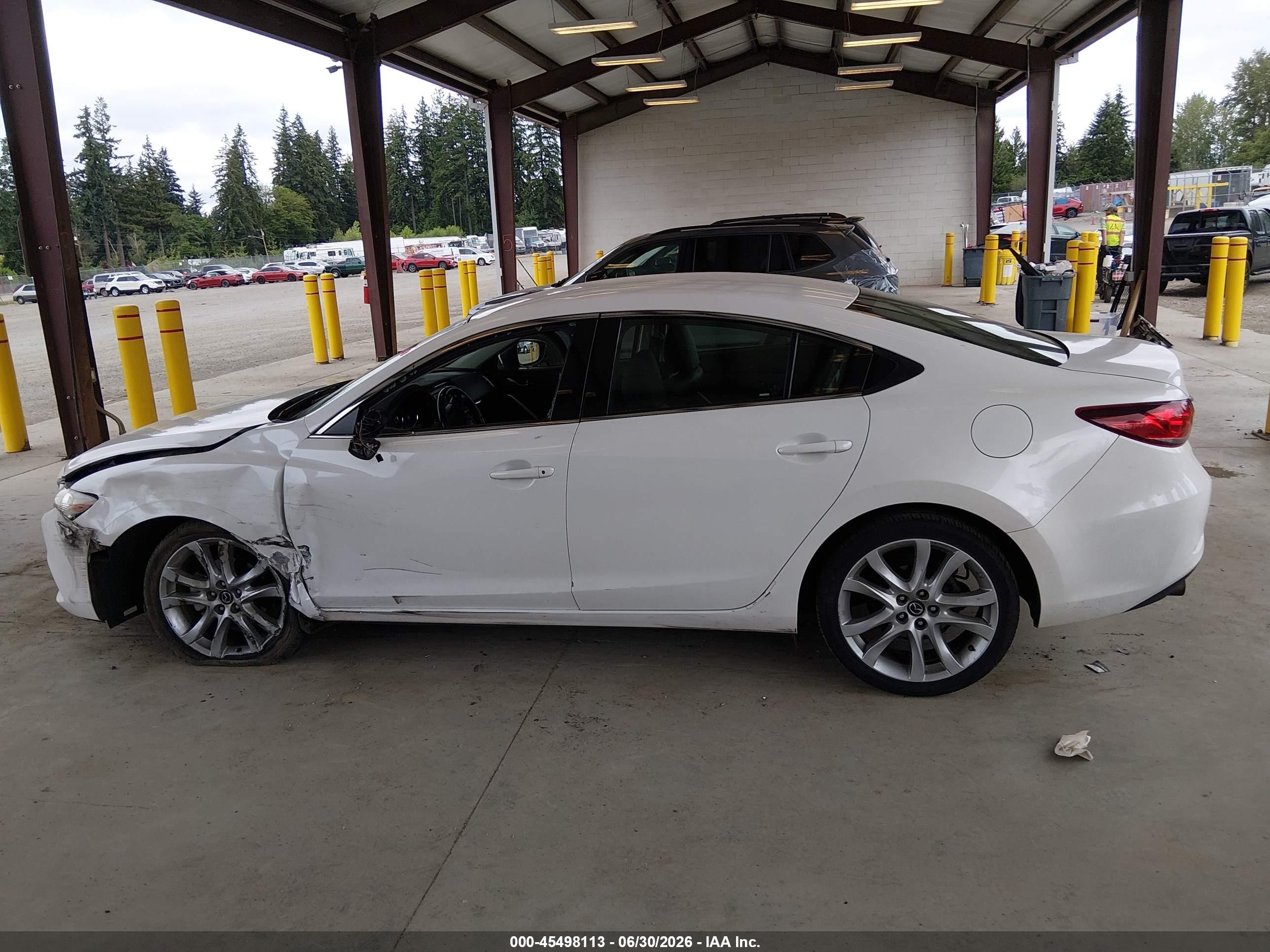 2014 Mazda Mazda6 I Touring White vin: JM1GJ1V63E1122769