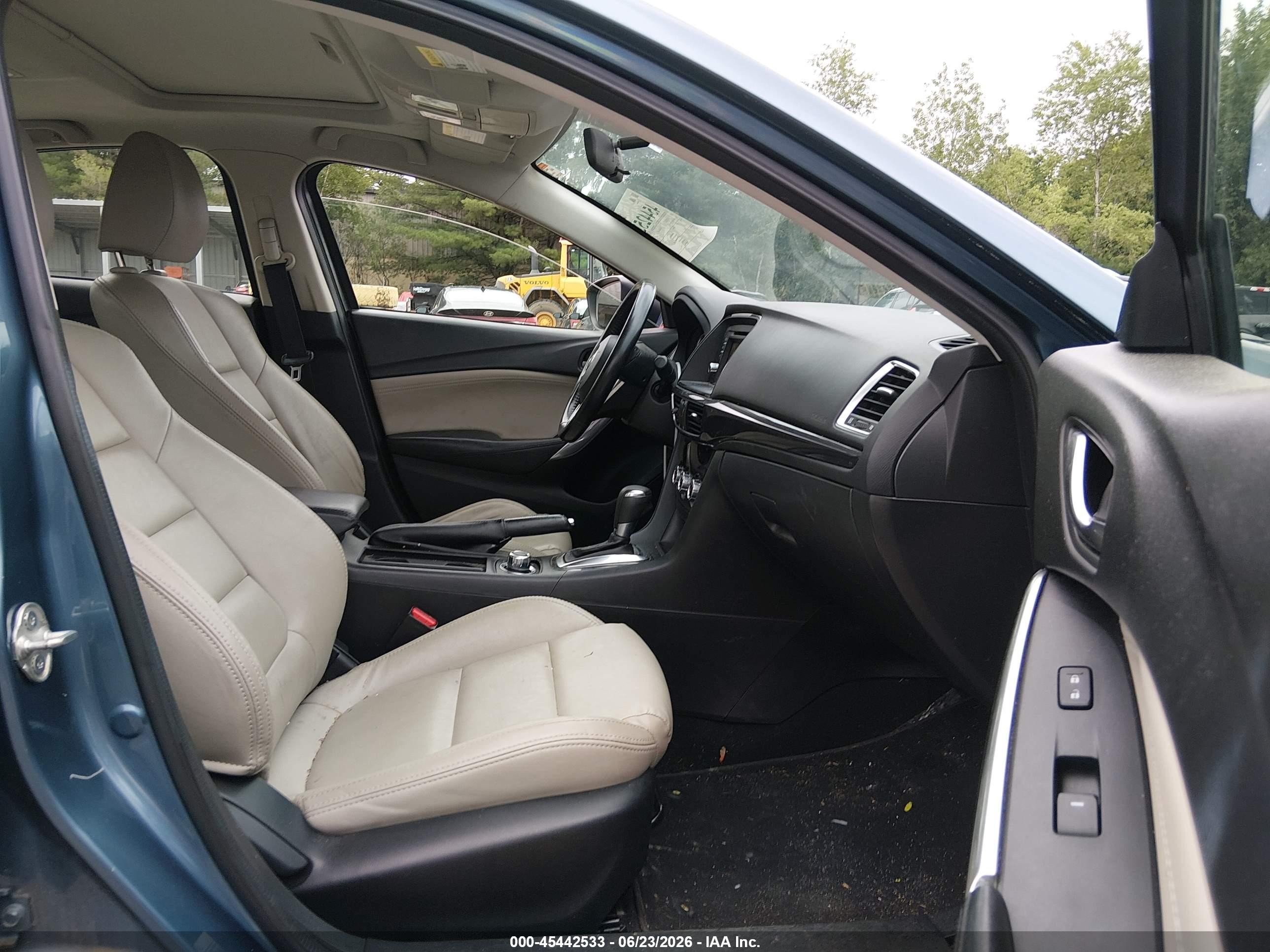 2015 Mazda Mazda6 I Touring Blue vin: JM1GJ1V63F1172654
