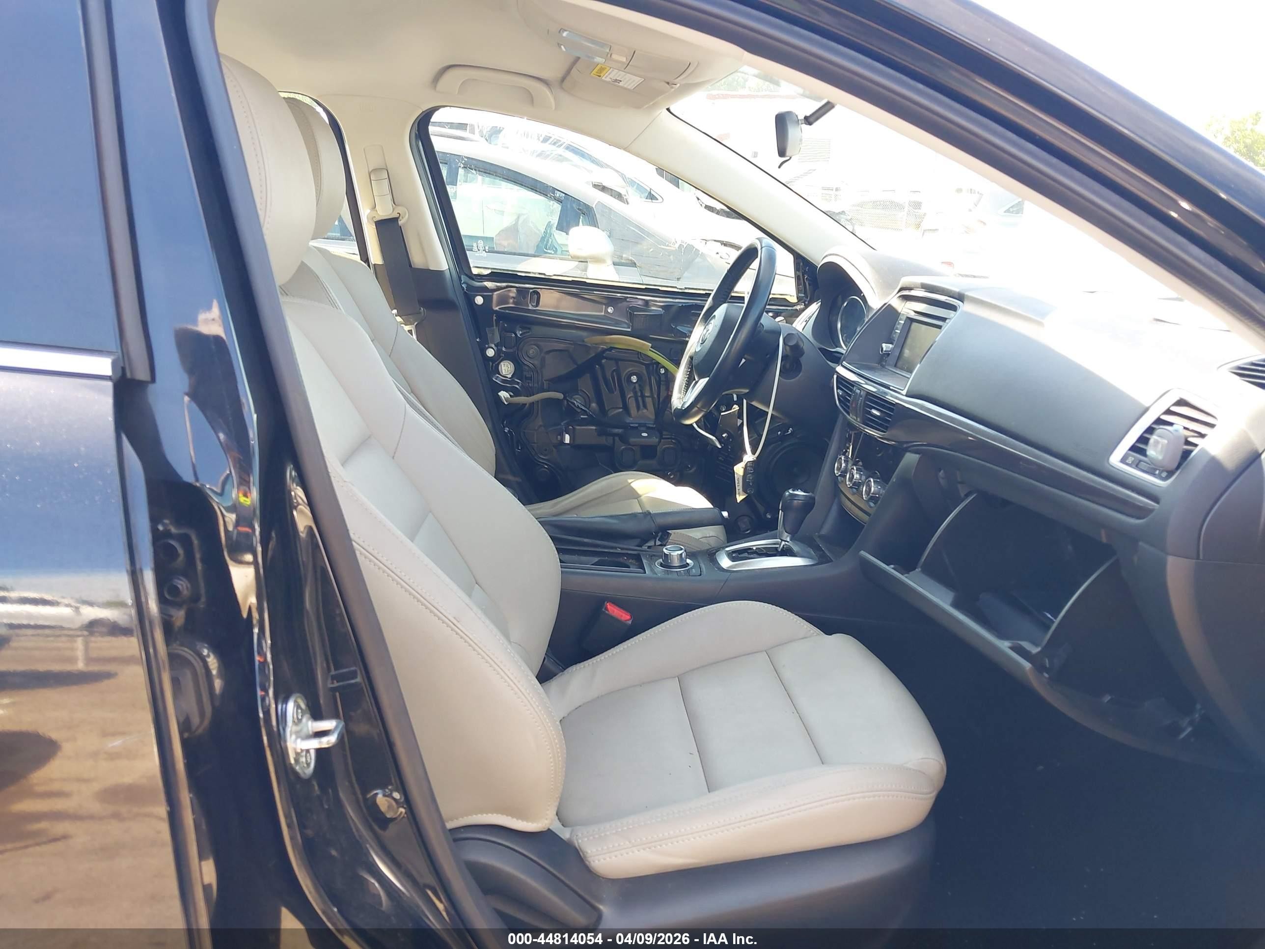 2014 Mazda Mazda6 I Touring Black vin: JM1GJ1V64E1148491