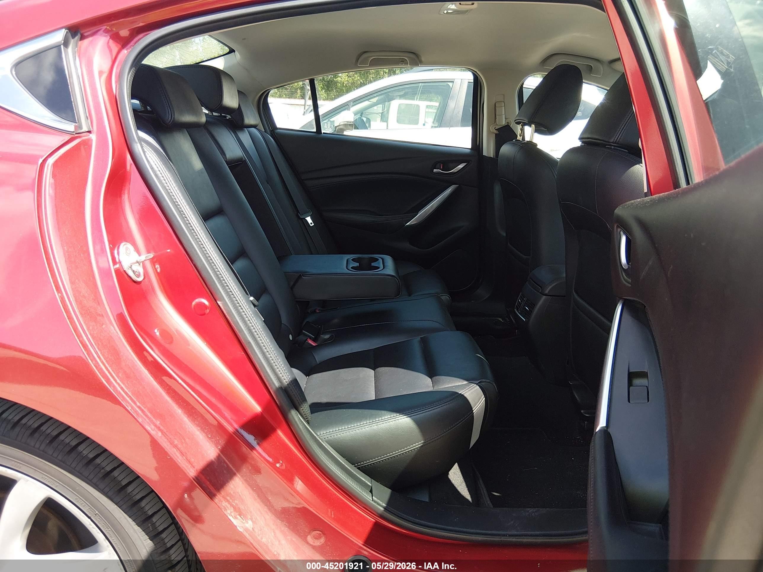 2014 Mazda Mazda6 I Touring Red vin: JM1GJ1V64E1161547