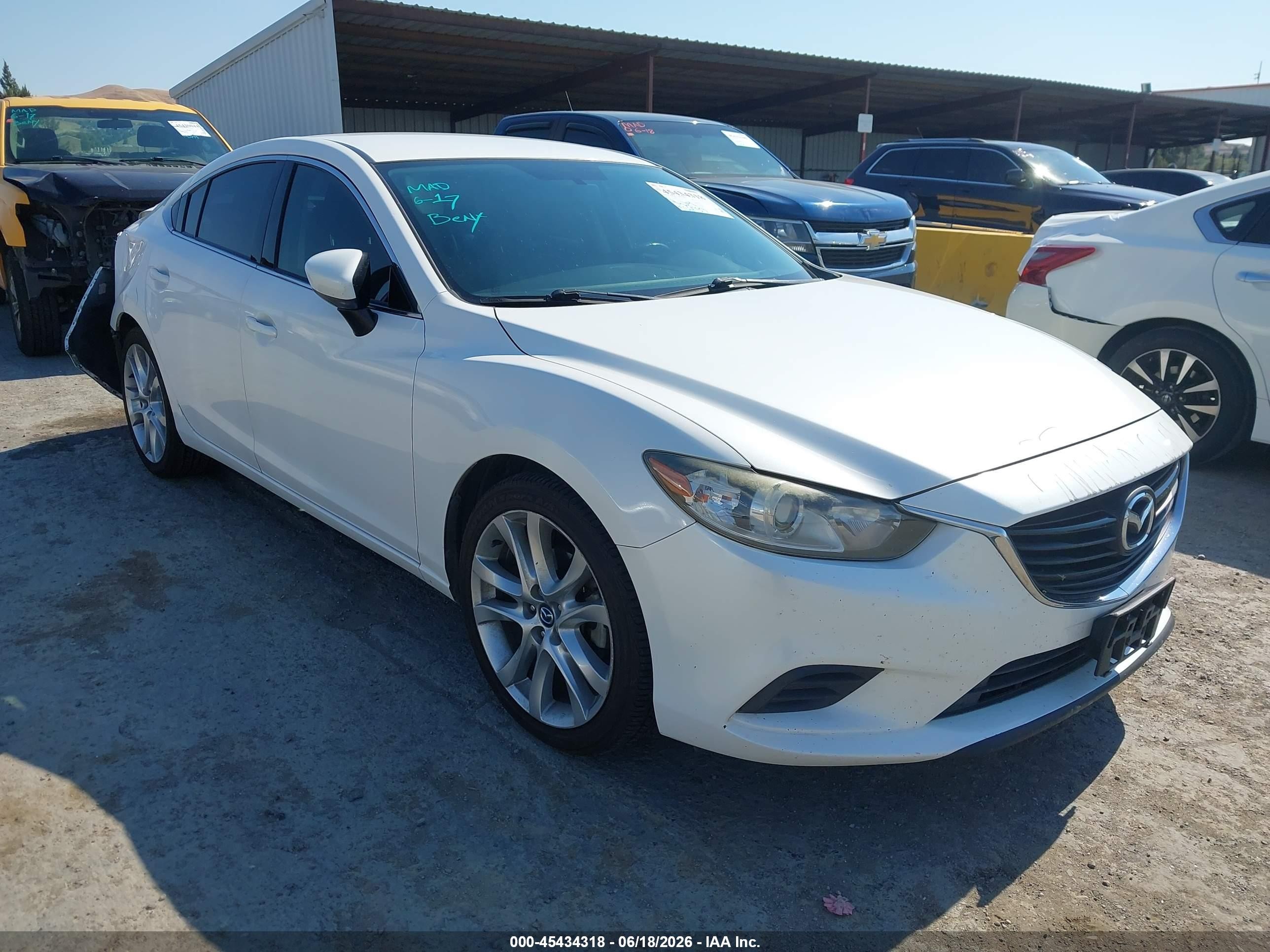 2014 Mazda Mazda6 I Touring White vin: JM1GJ1V65E1152288
