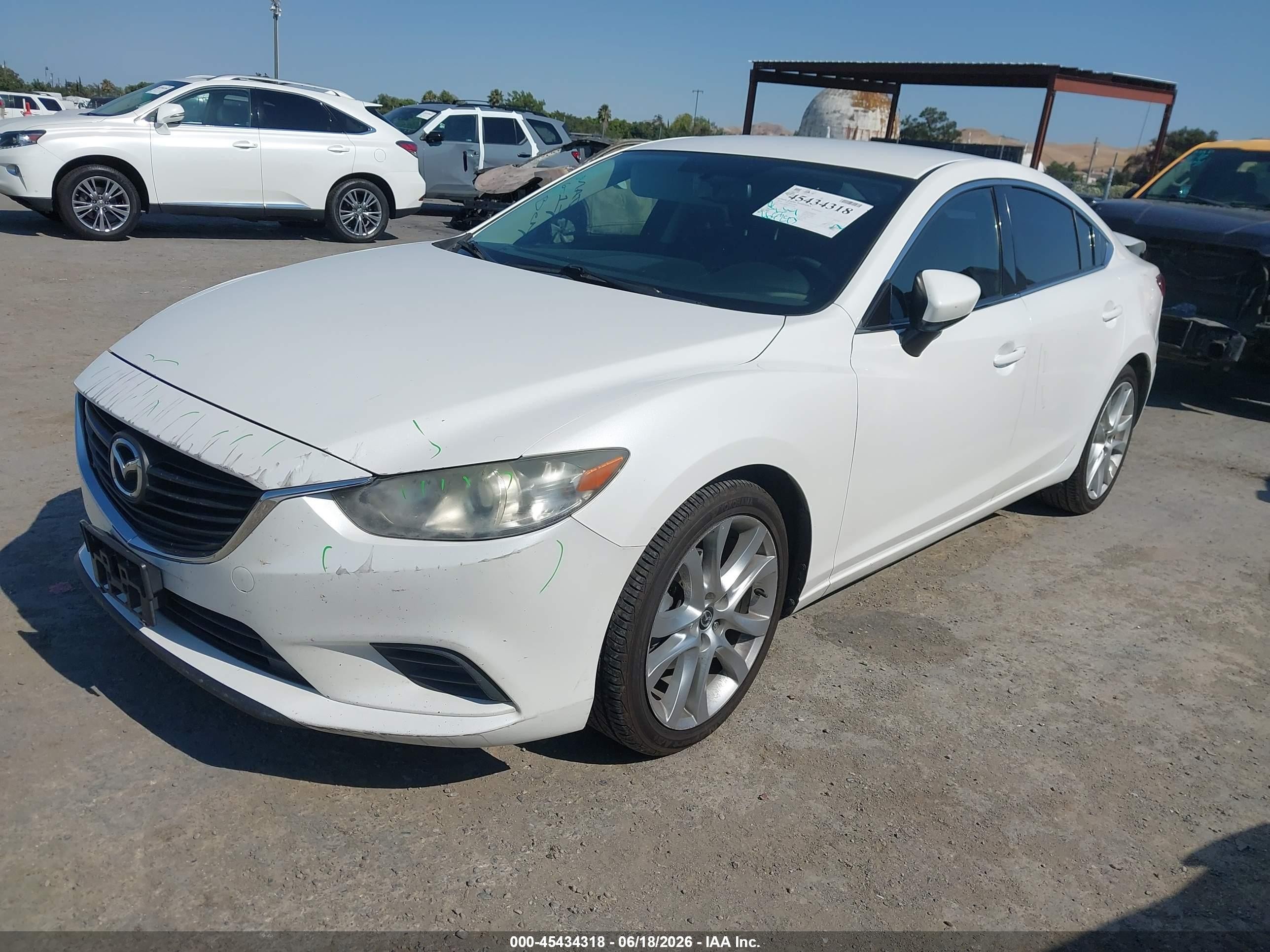 2014 Mazda Mazda6 I Touring White vin: JM1GJ1V65E1152288
