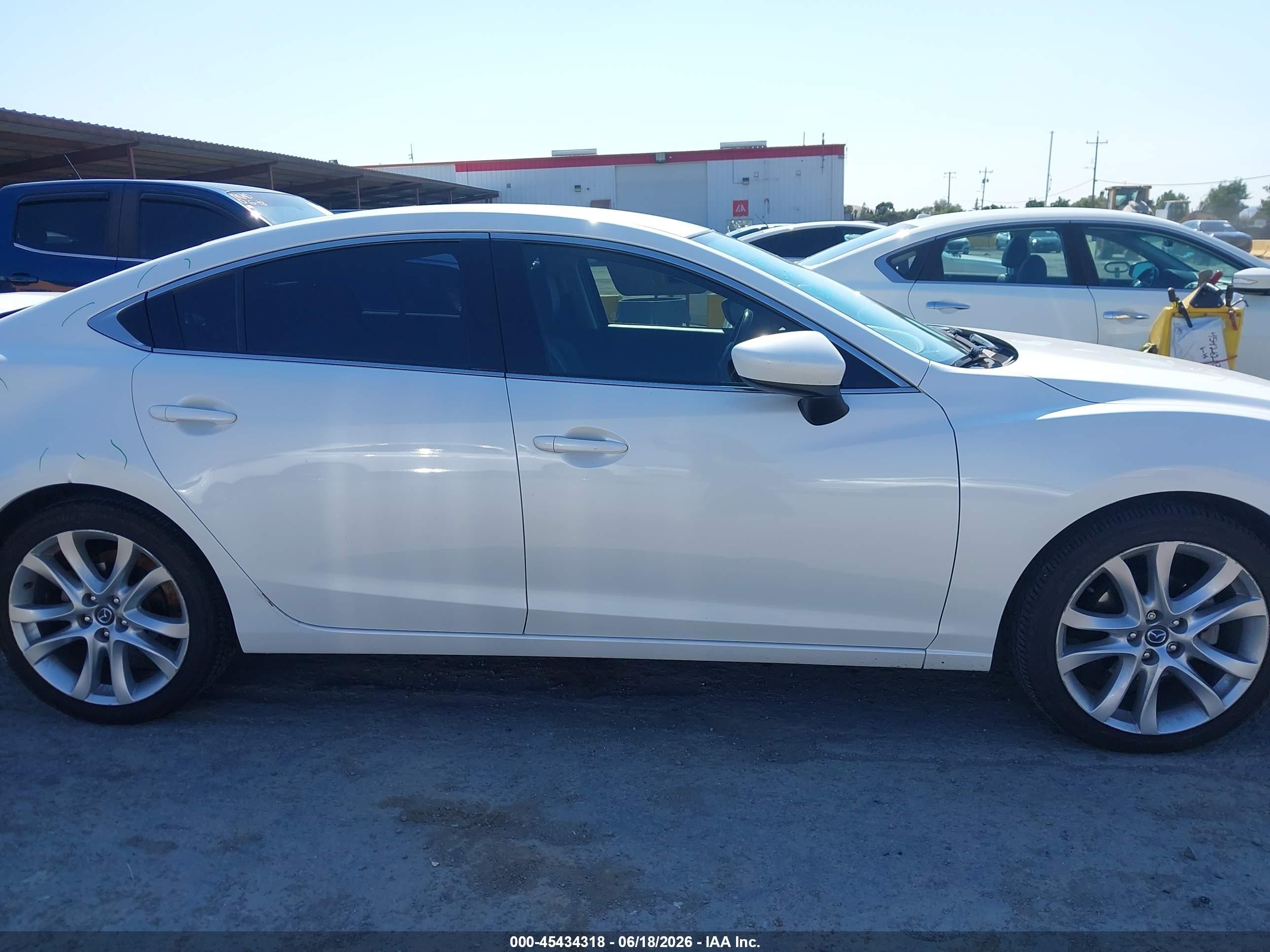 2014 Mazda Mazda6 I Touring White vin: JM1GJ1V65E1152288