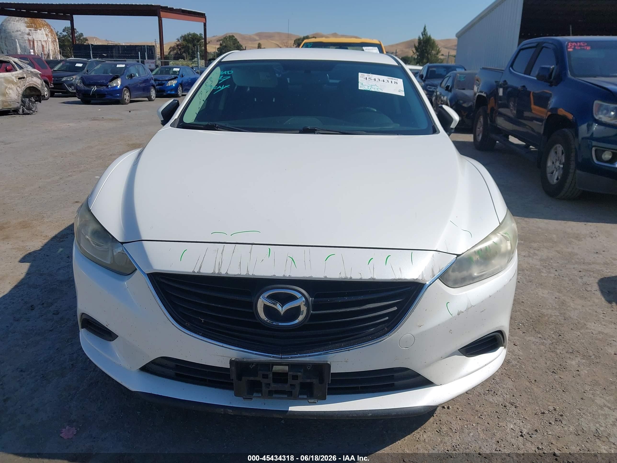 2014 Mazda Mazda6 I Touring White vin: JM1GJ1V65E1152288