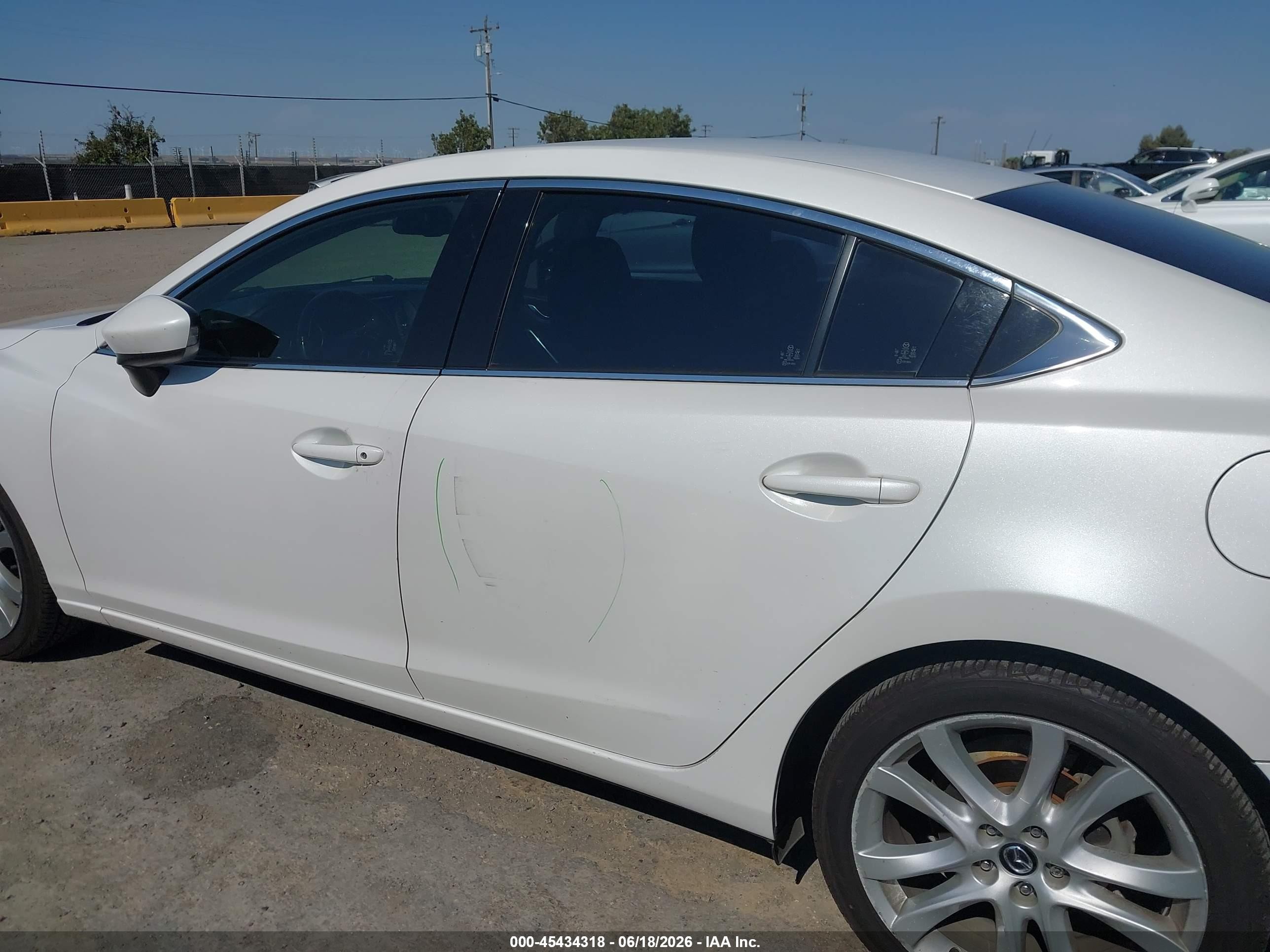 2014 Mazda Mazda6 I Touring White vin: JM1GJ1V65E1152288
