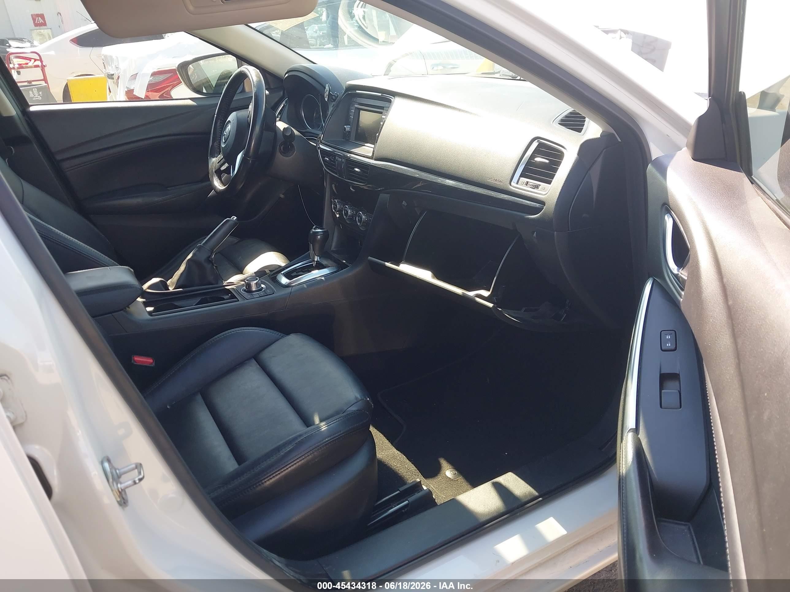 2014 Mazda Mazda6 I Touring White vin: JM1GJ1V65E1152288