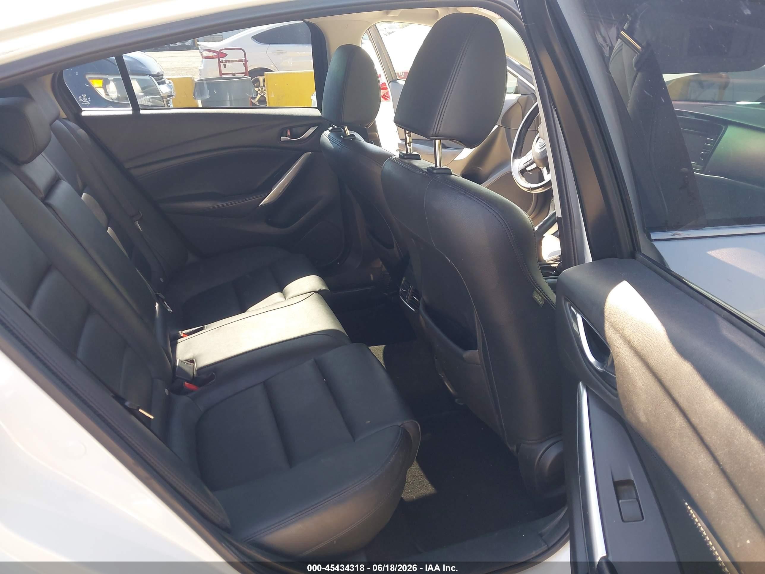 2014 Mazda Mazda6 I Touring White vin: JM1GJ1V65E1152288