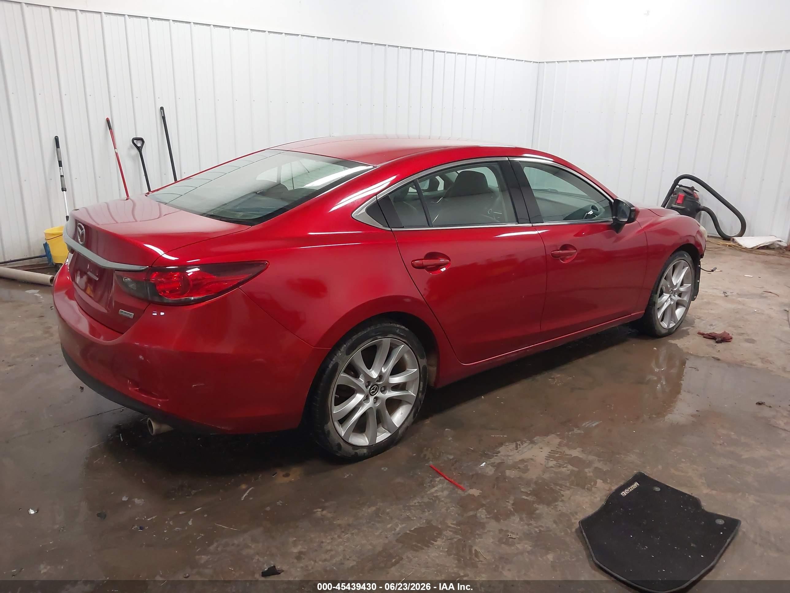 2014 Mazda Mazda6 I Touring Red vin: JM1GJ1V65E1161394