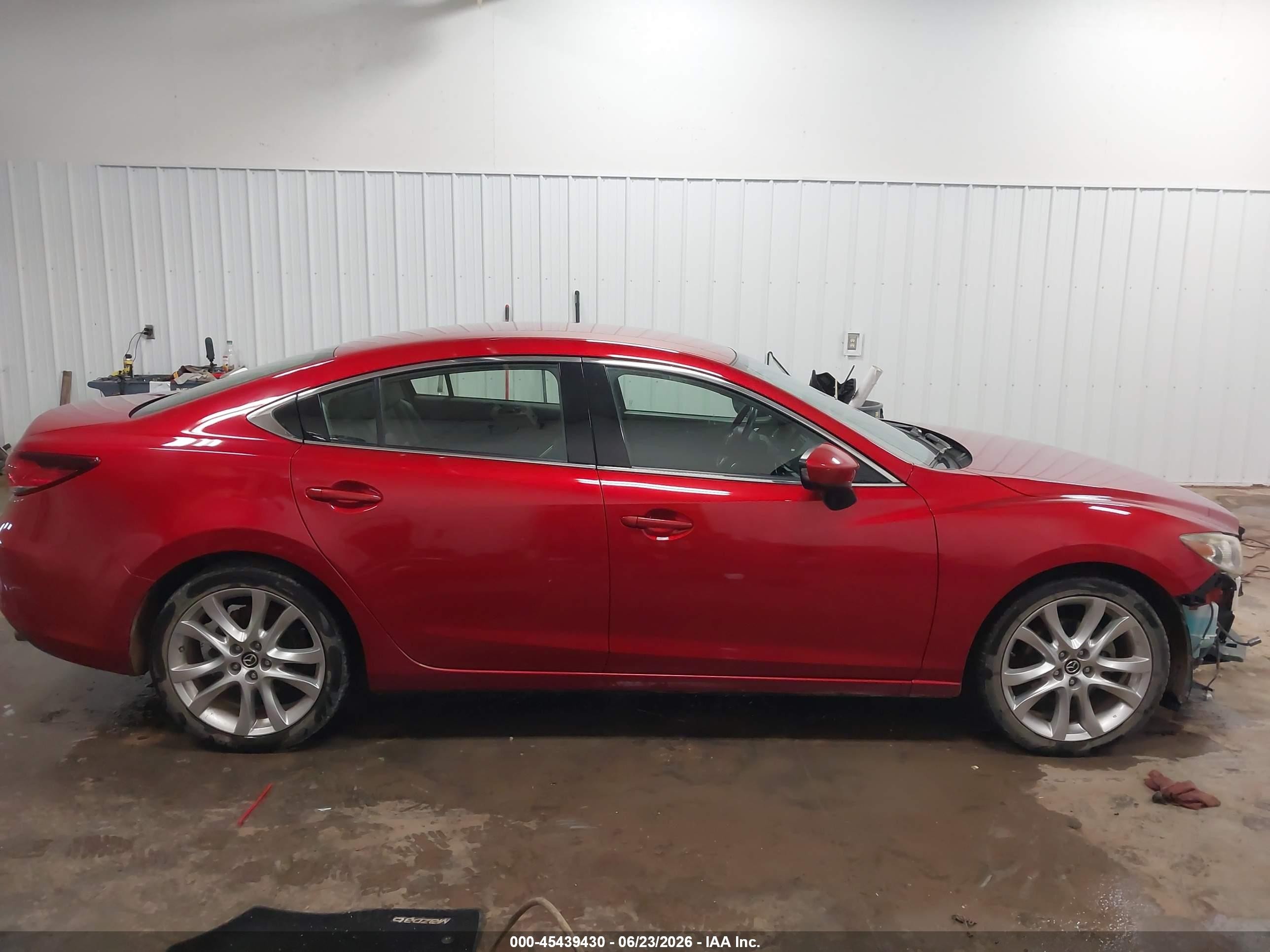 2014 Mazda Mazda6 I Touring Red vin: JM1GJ1V65E1161394