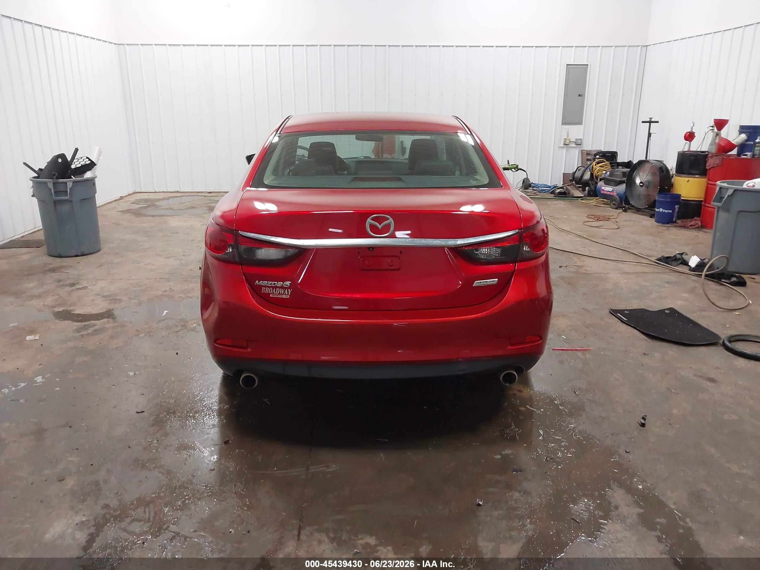 2014 Mazda Mazda6 I Touring Red vin: JM1GJ1V65E1161394