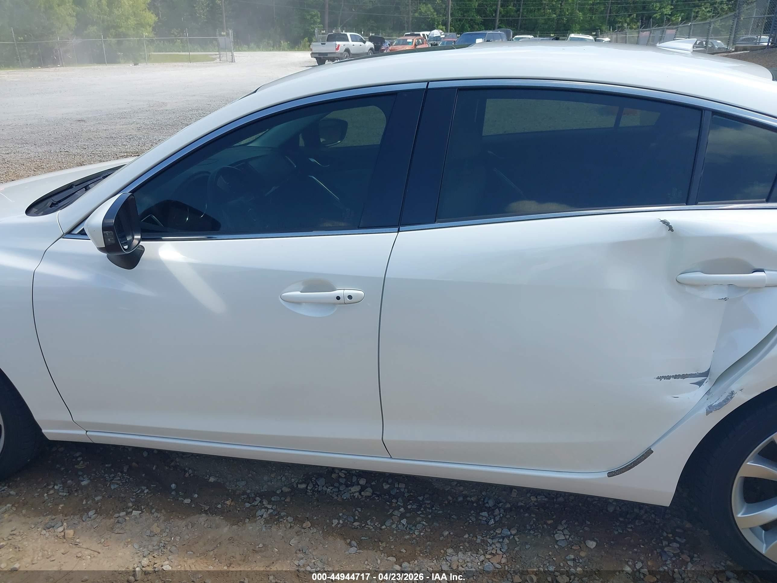 2015 Mazda Mazda6 I Touring White vin: JM1GJ1V65F1178228