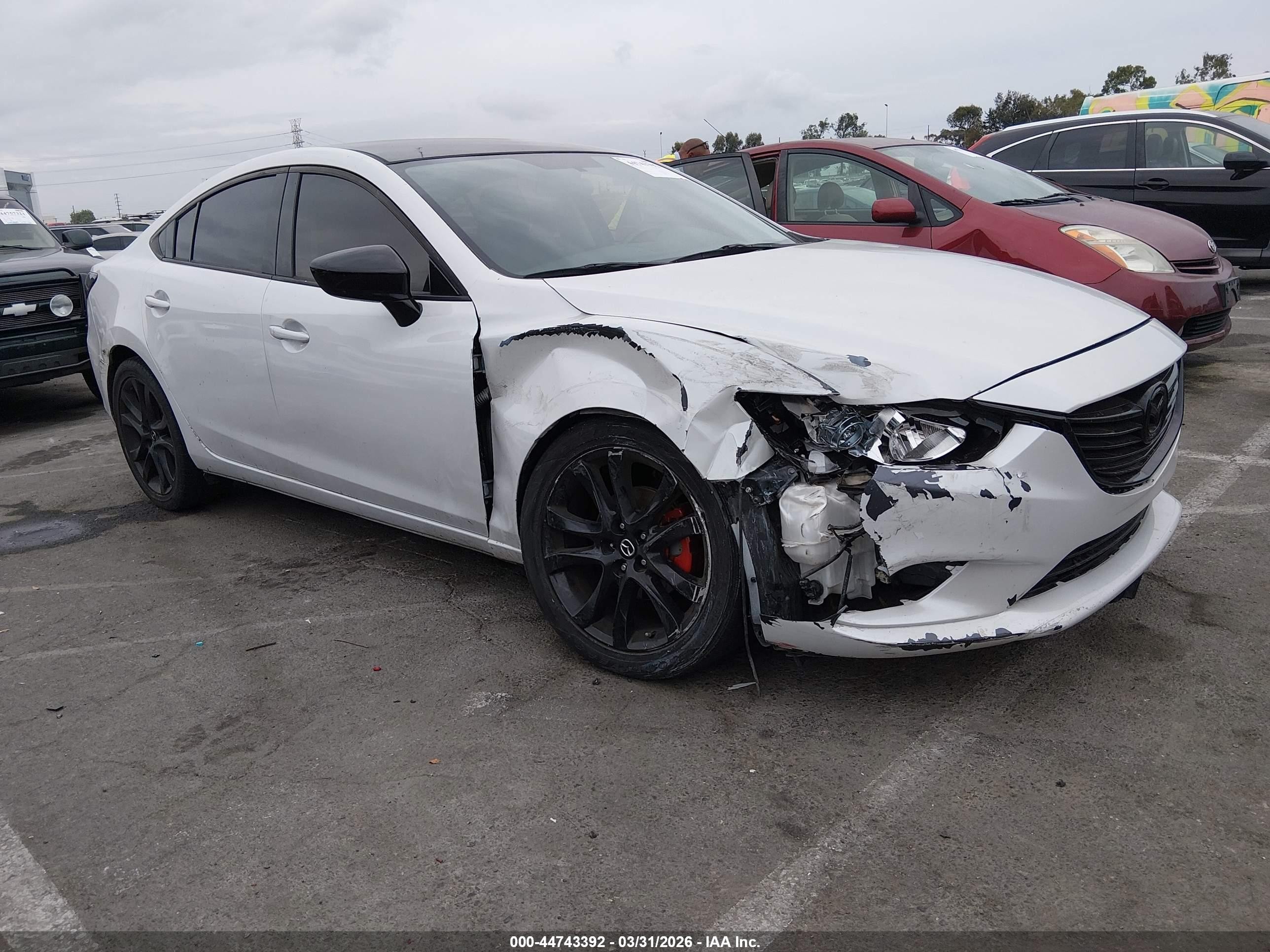 2014 Mazda Mazda6 I Touring White vin: JM1GJ1V67E1131507