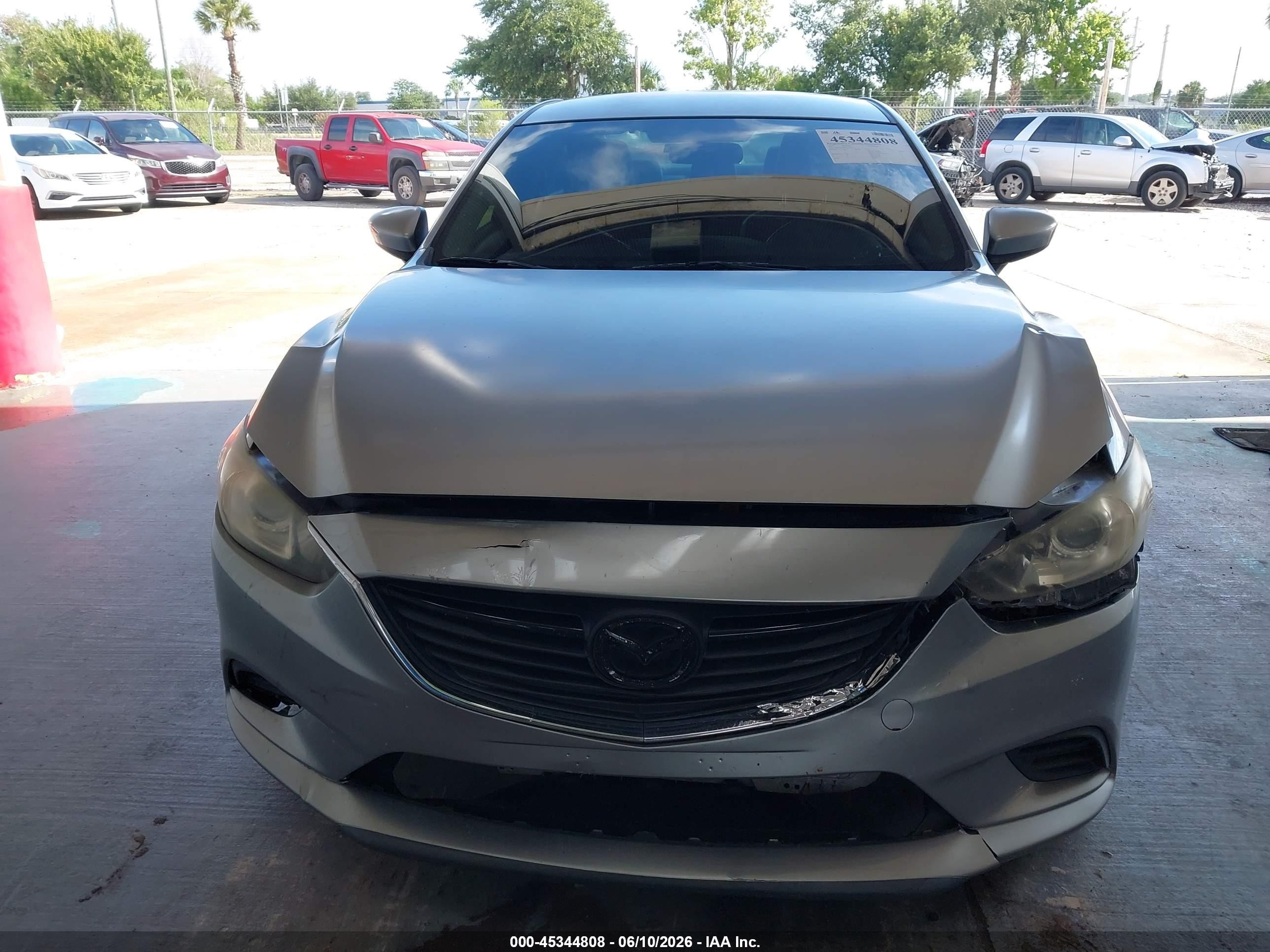 2014 Mazda Mazda6 I Touring Серебряный vin: JM1GJ1V68E1132097