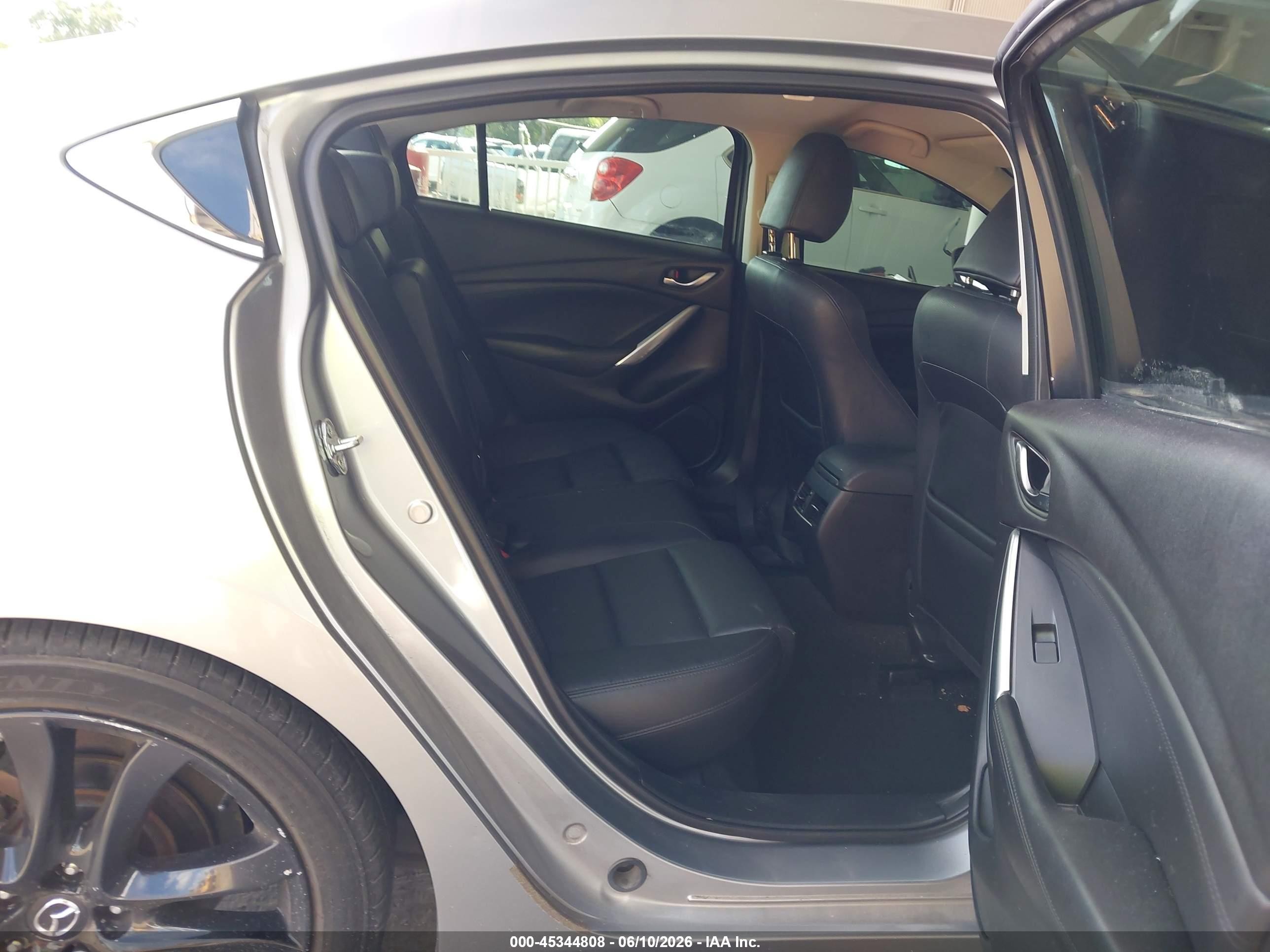 2014 Mazda Mazda6 I Touring Серебряный vin: JM1GJ1V68E1132097