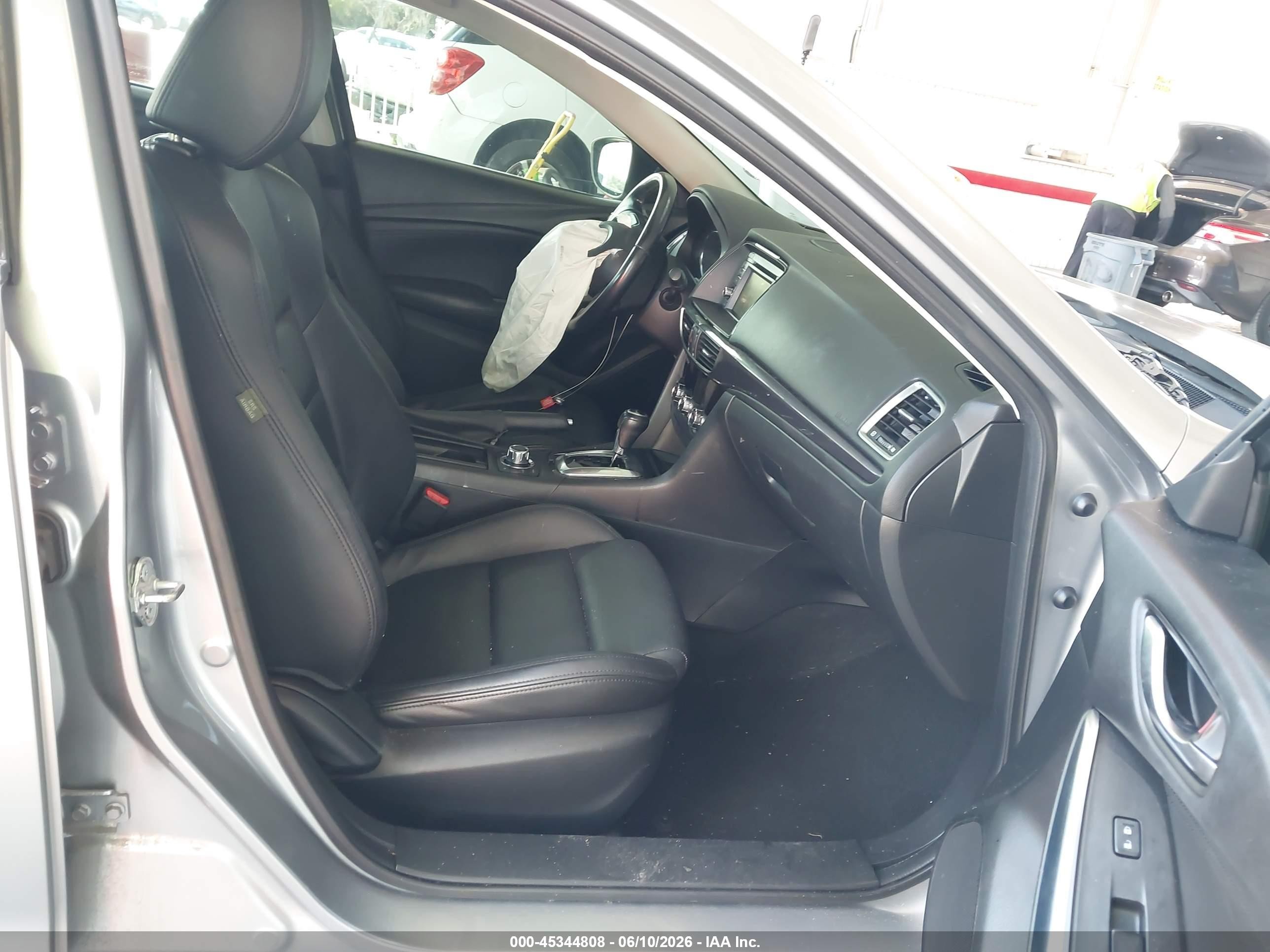2014 Mazda Mazda6 I Touring Серебряный vin: JM1GJ1V68E1132097