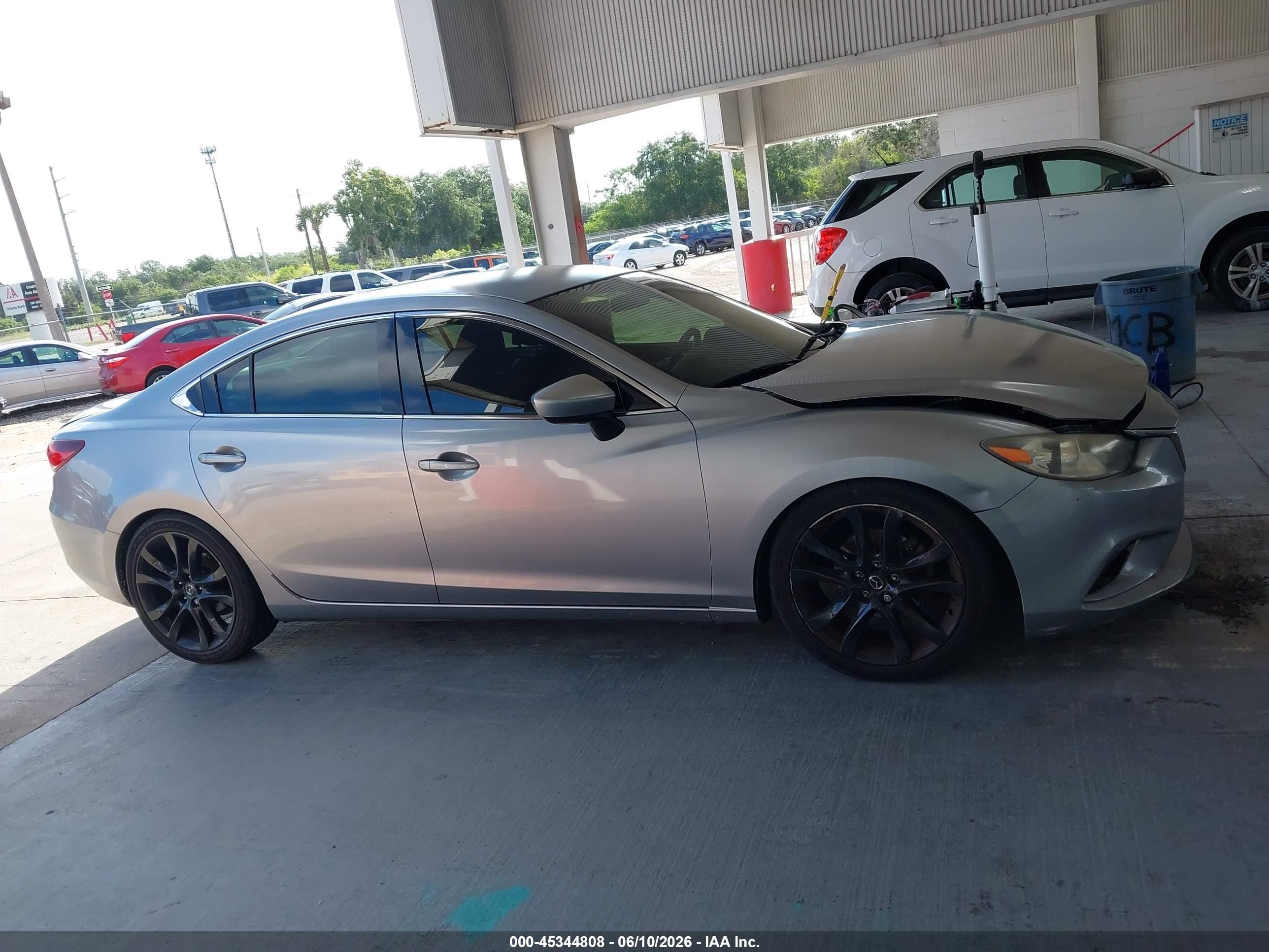 2014 Mazda Mazda6 I Touring Серебряный vin: JM1GJ1V68E1132097