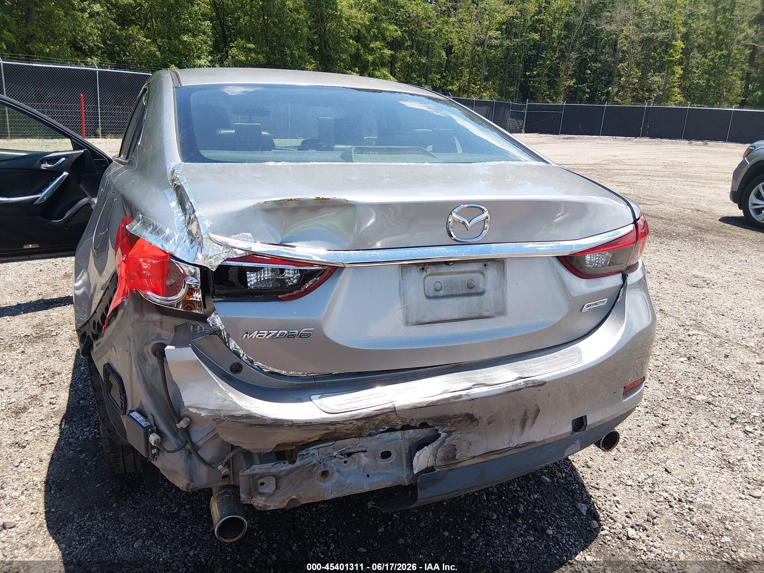 2015 Mazda Mazda6 I Touring Silver vin: JM1GJ1V6XF1173977