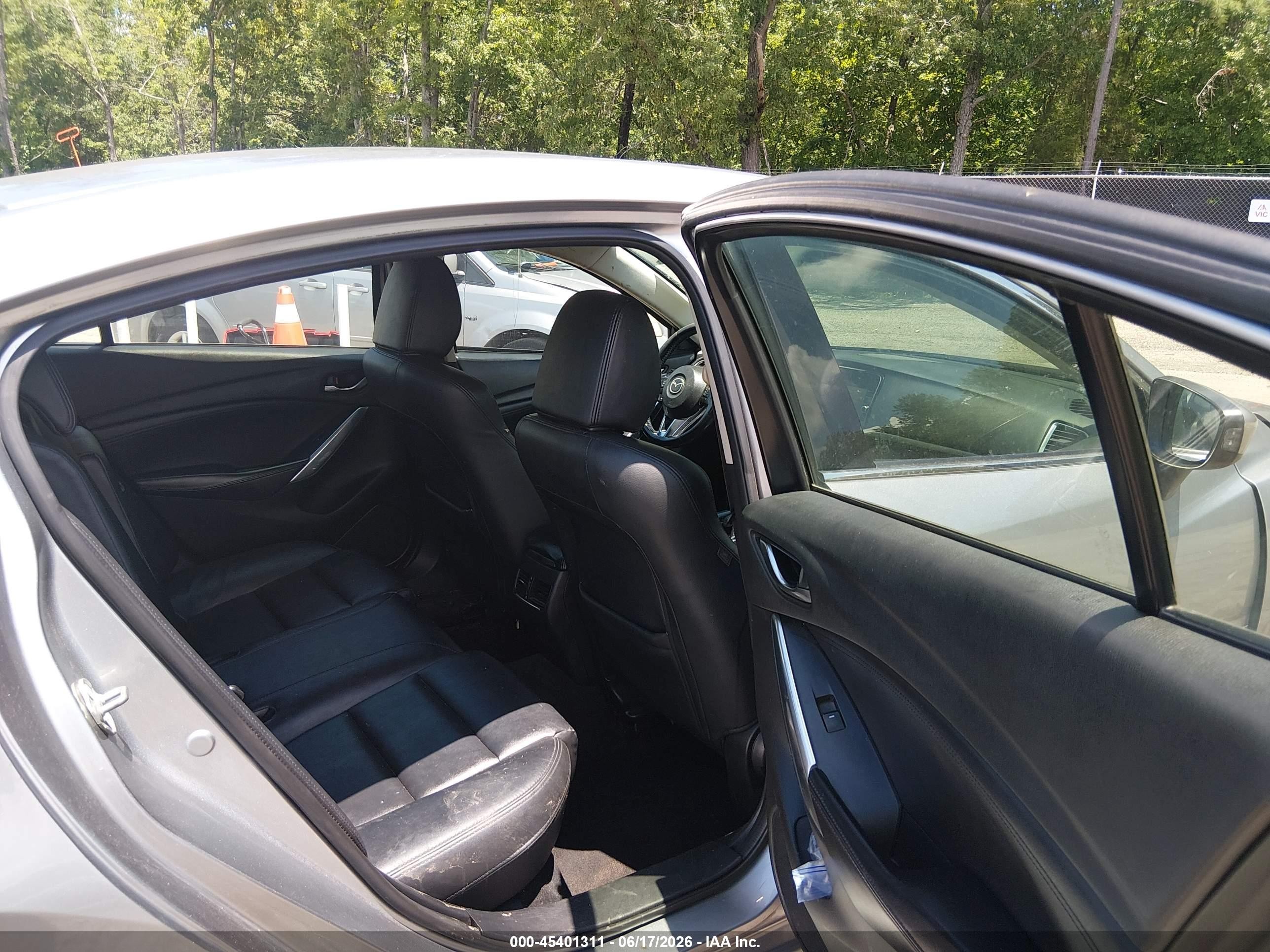 2015 Mazda Mazda6 I Touring Silver vin: JM1GJ1V6XF1173977