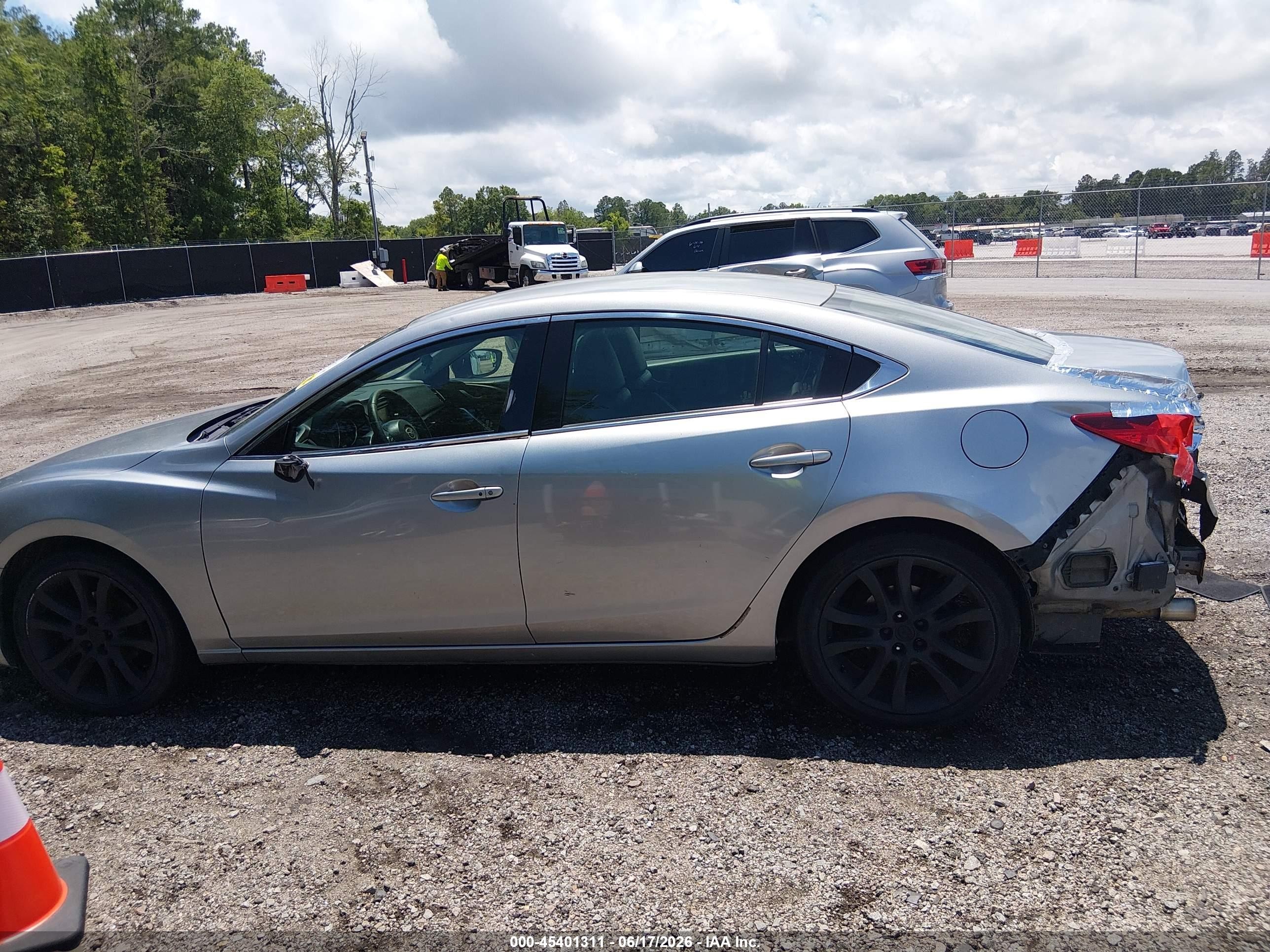 2015 Mazda Mazda6 I Touring Silver vin: JM1GJ1V6XF1173977