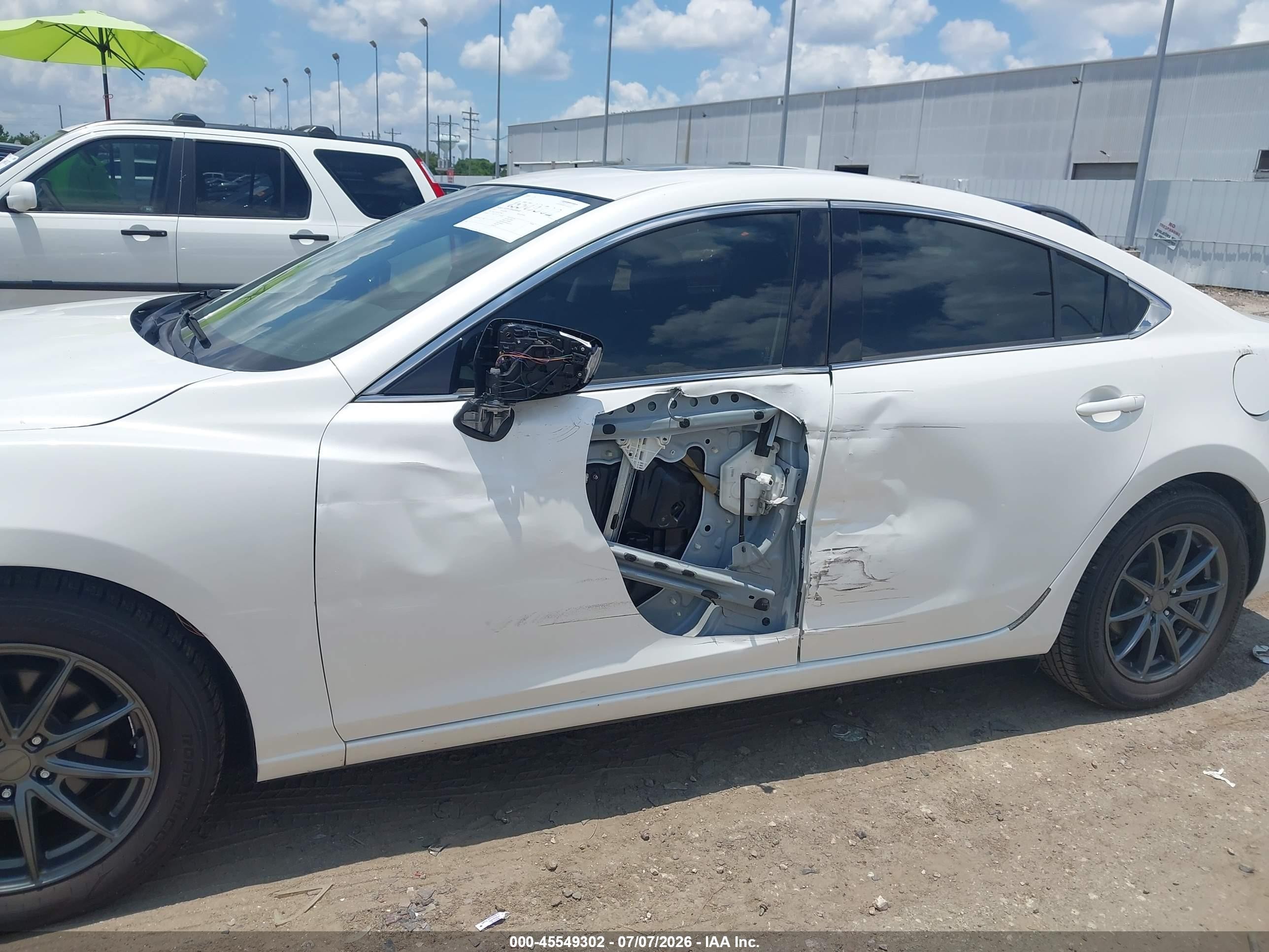2015 Mazda Mazda6 I Grand Touring White vin: JM1GJ1W55F1179613