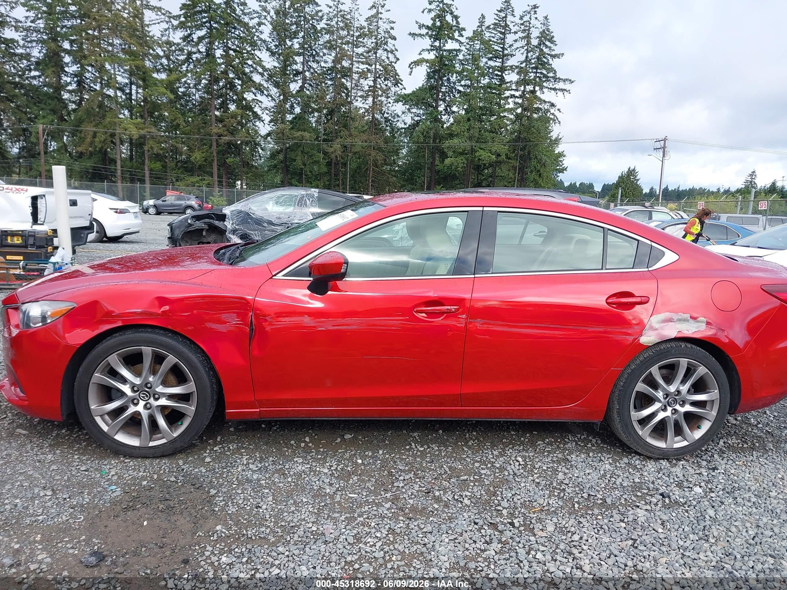 2014 Mazda Mazda6 I Grand Touring Red vin: JM1GJ1W65E1128541