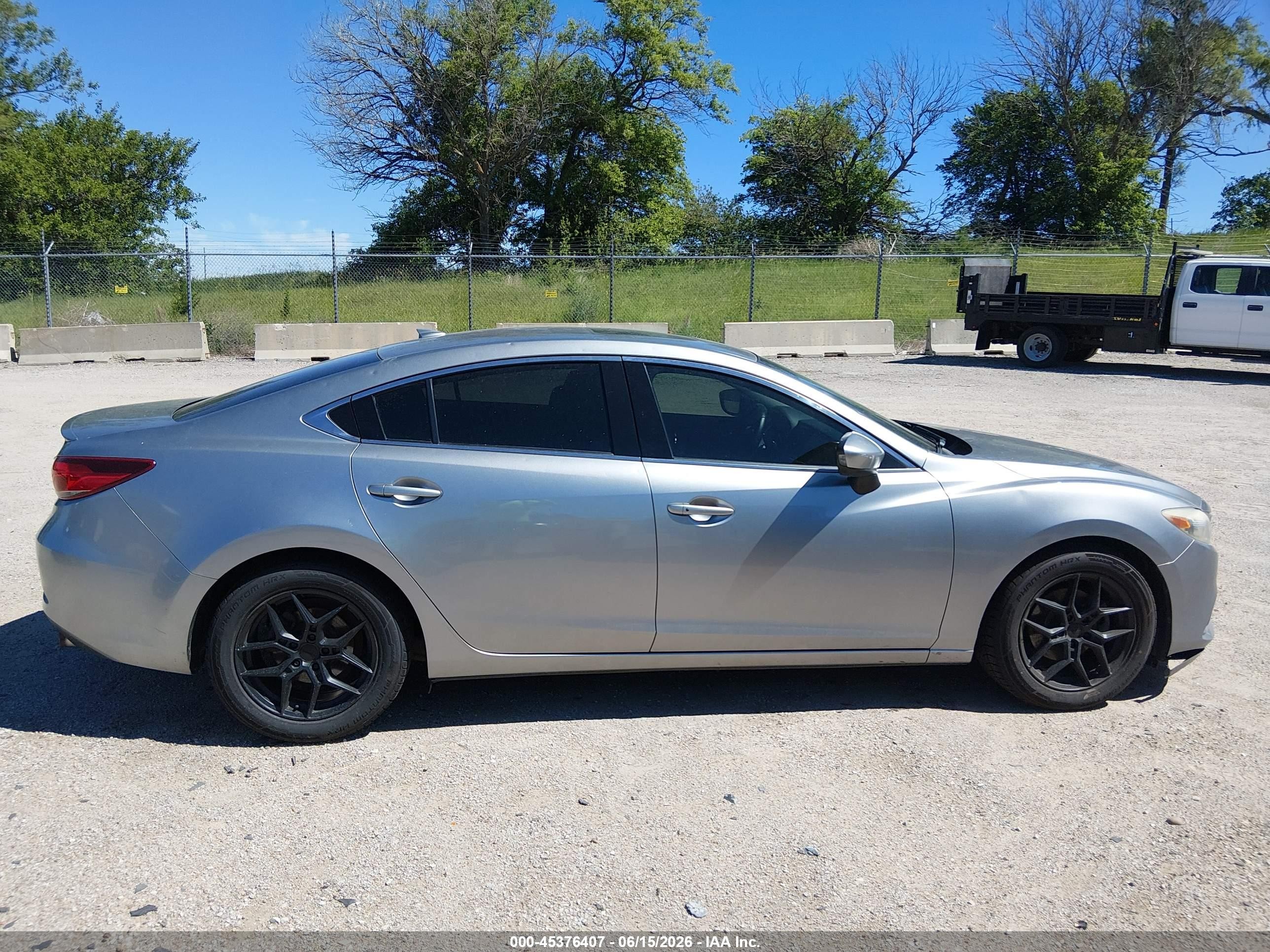 2014 Mazda Mazda6 I Grand Touring Silver vin: JM1GJ1W69E1129711